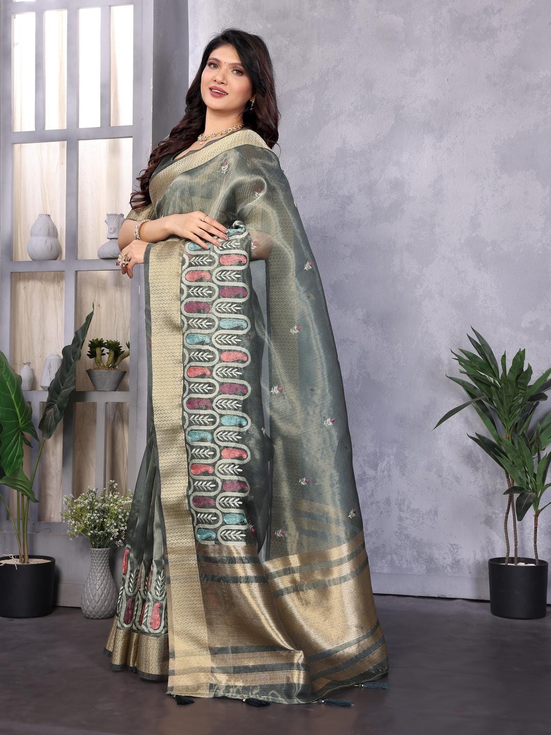 Ethnic Motifs Zari Woven Design Banarasi Saree