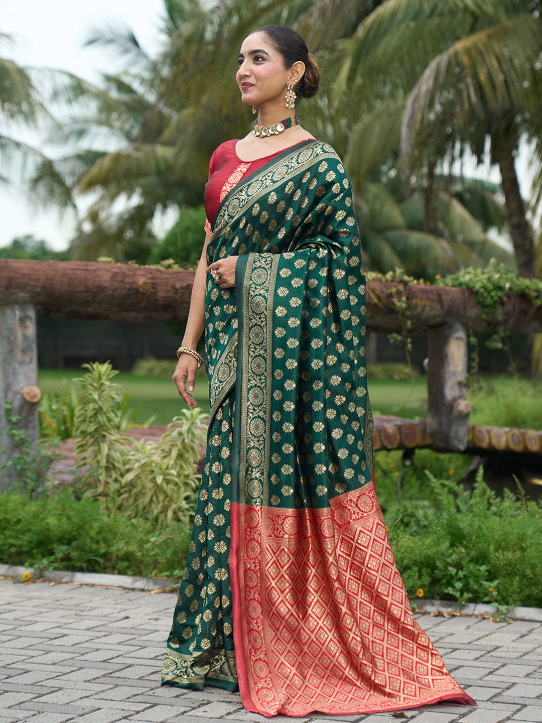 Varanga Women Woven Design Zari Silk Blend Banarasi Saree