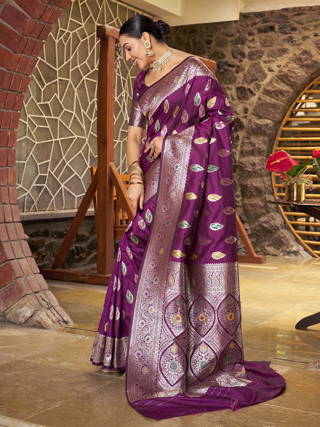 Varanga Women Woven Design Zari Silk Blend Banarasi Saree