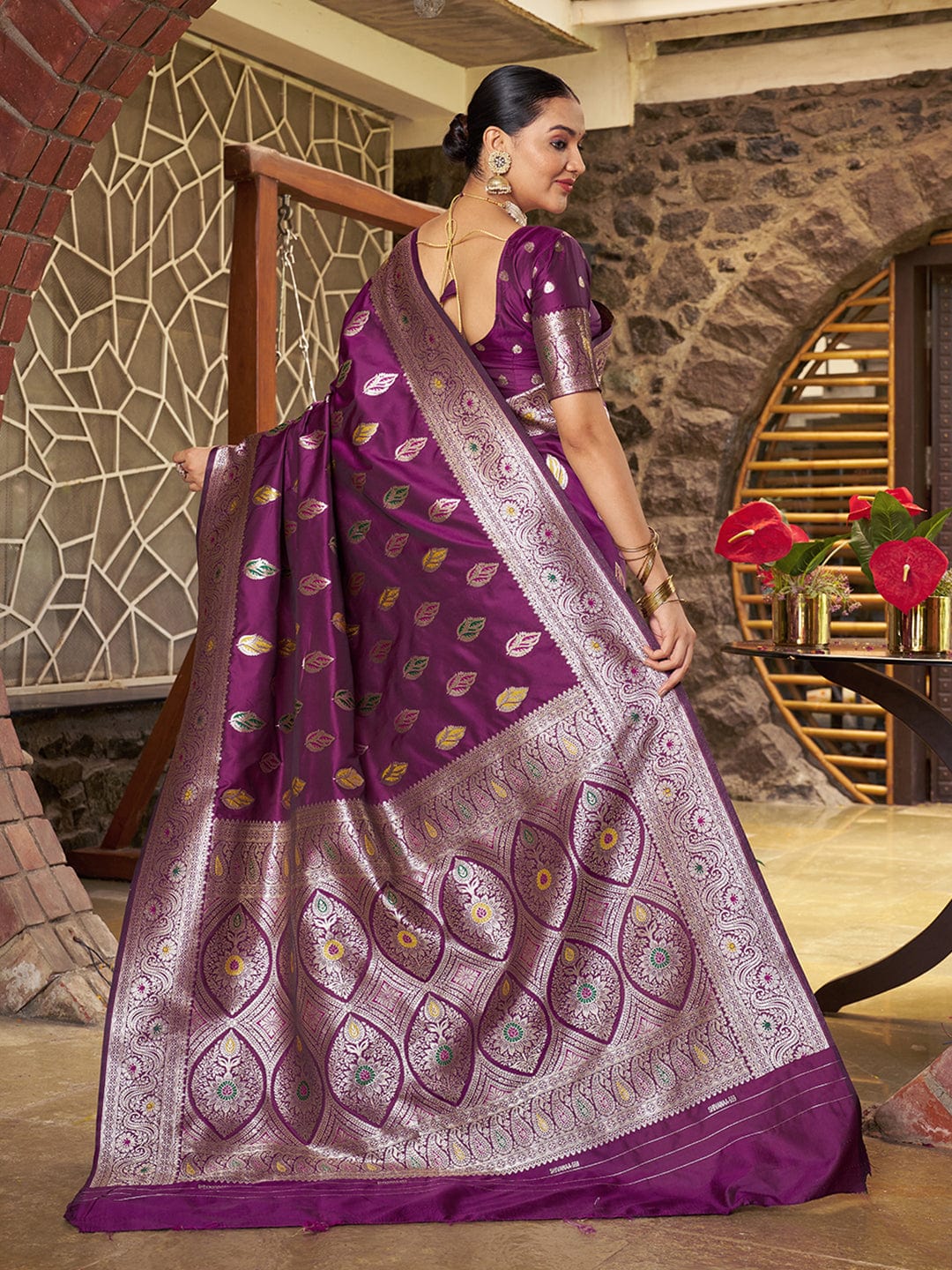 Varanga Women Woven Design Zari Silk Blend Banarasi Saree