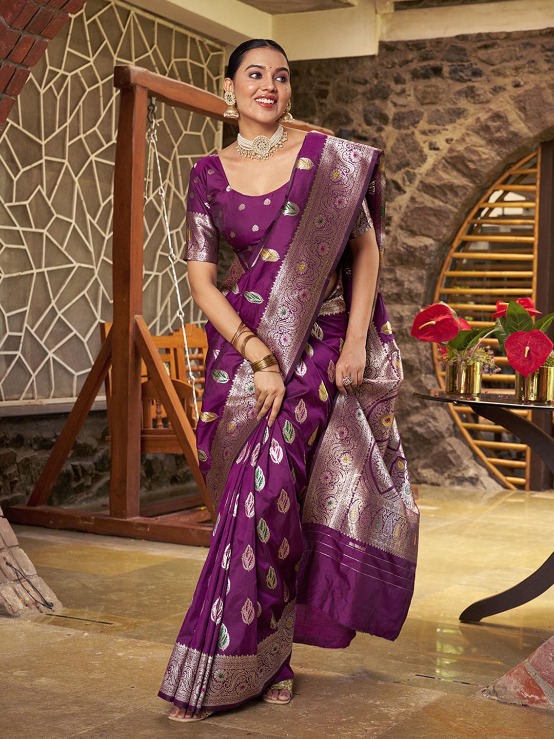 Varanga Women Woven Design Zari Silk Blend Banarasi Saree