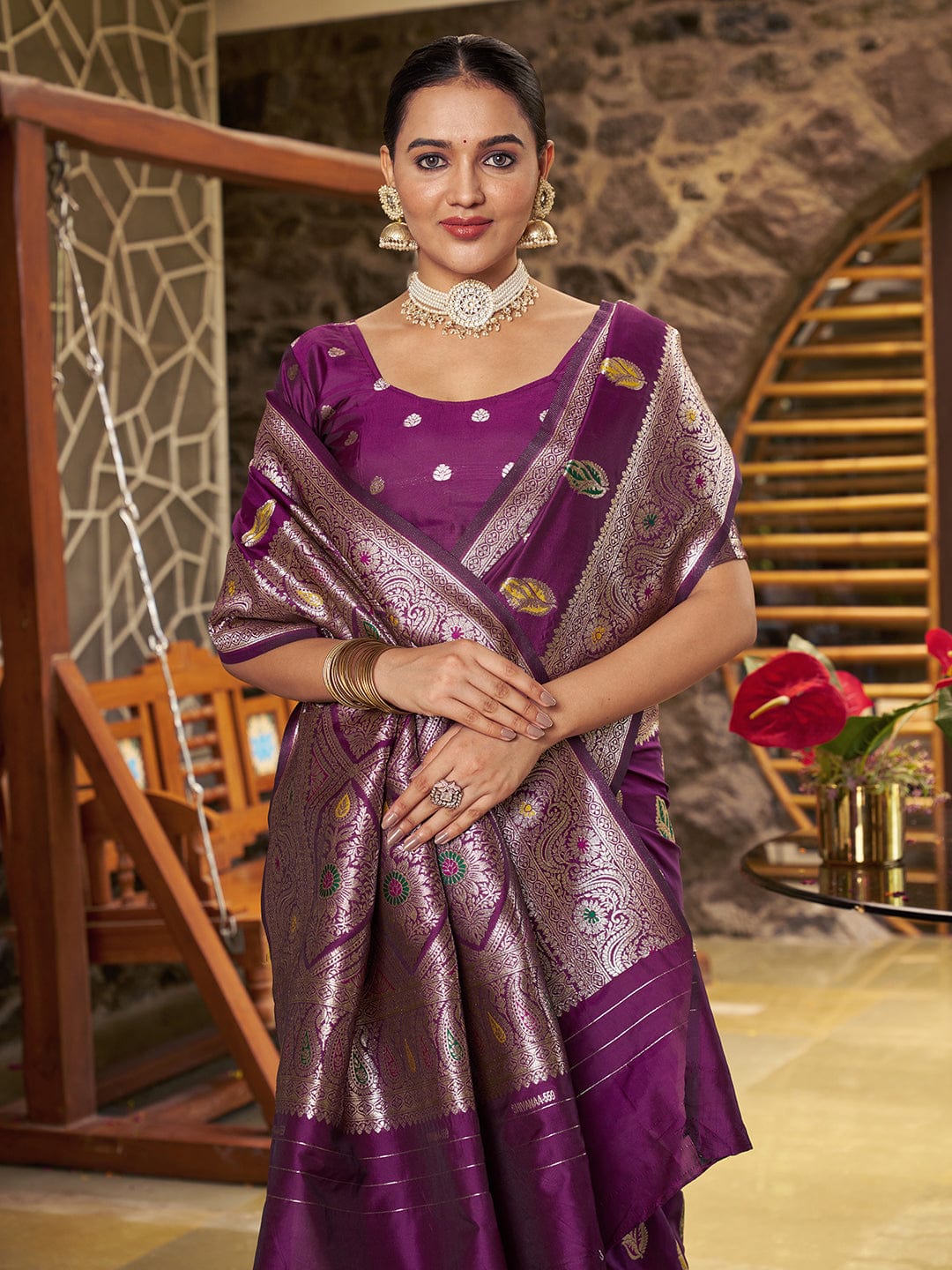 Varanga Women Woven Design Zari Silk Blend Banarasi Saree