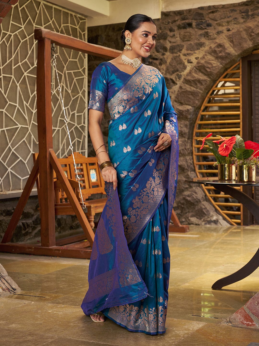 Varanga Women Woven Design Zari Silk Blend Banarasi Saree