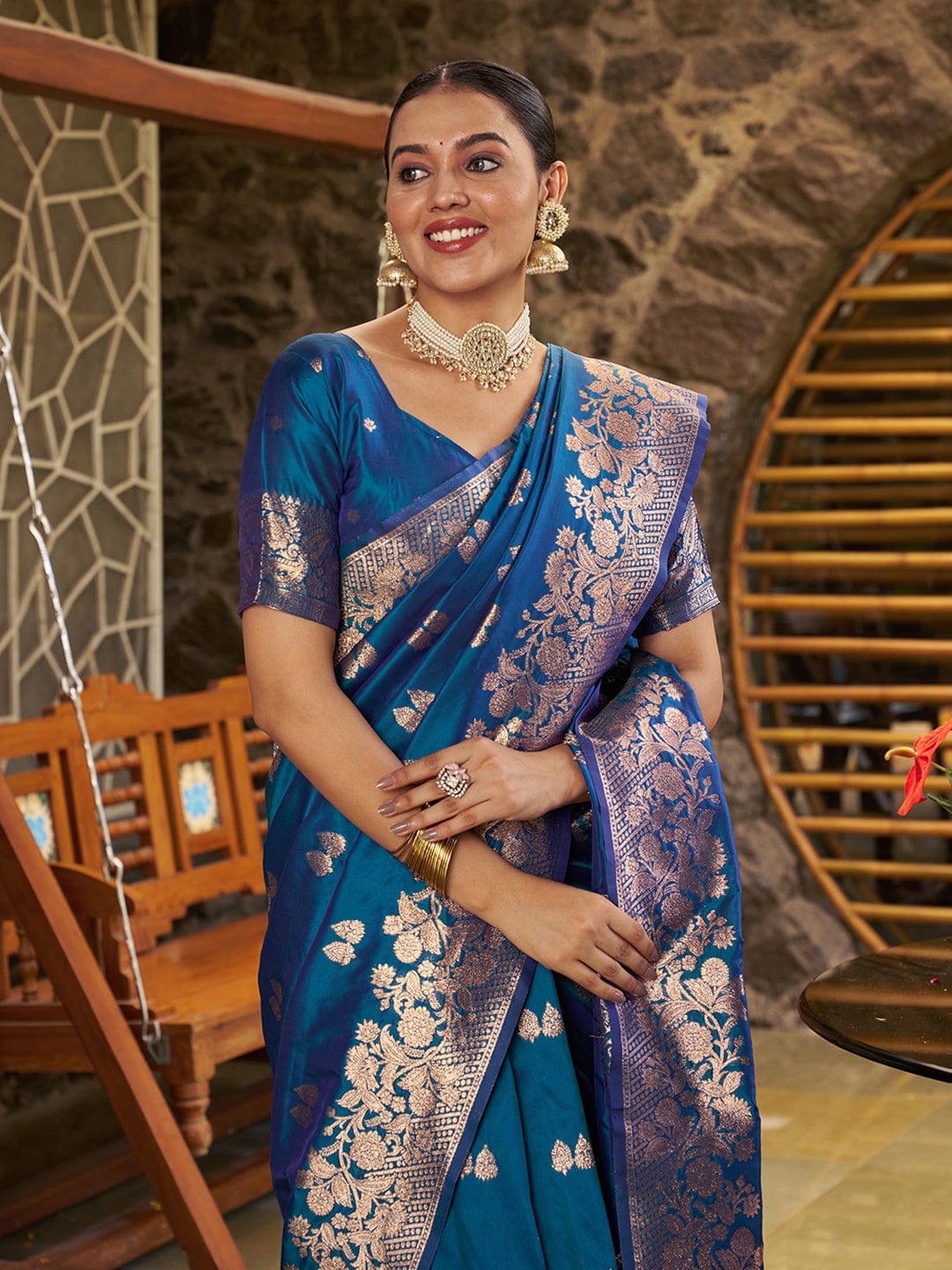 Varanga Women Woven Design Zari Silk Blend Banarasi Saree