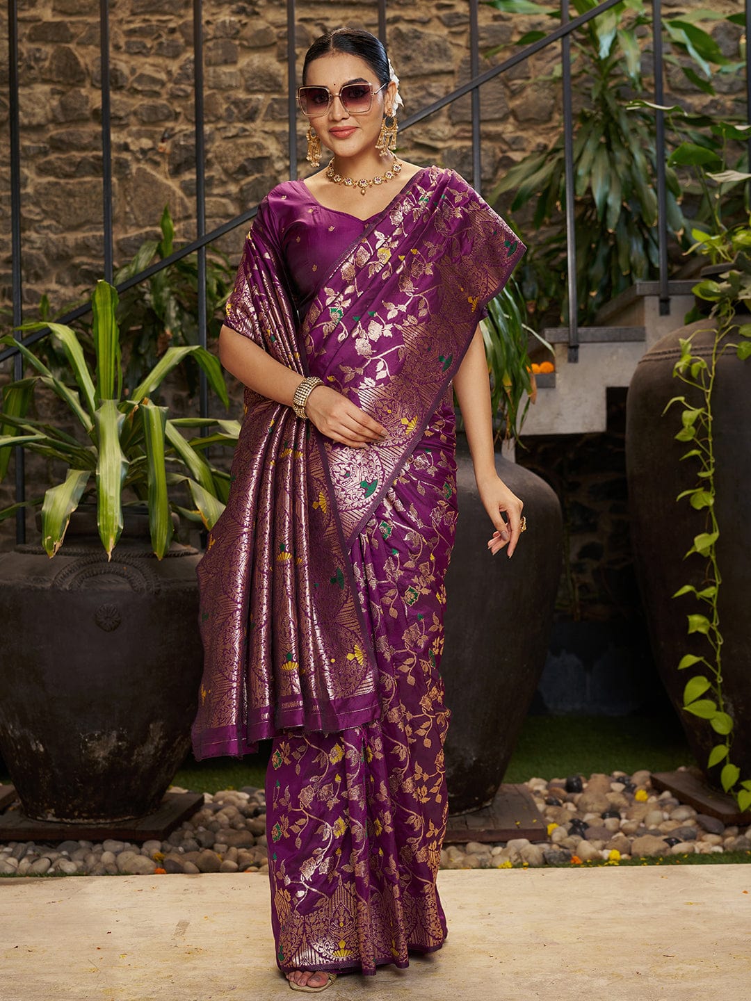 Varanga Women Woven Design Zari Silk Blend Banarasi Saree