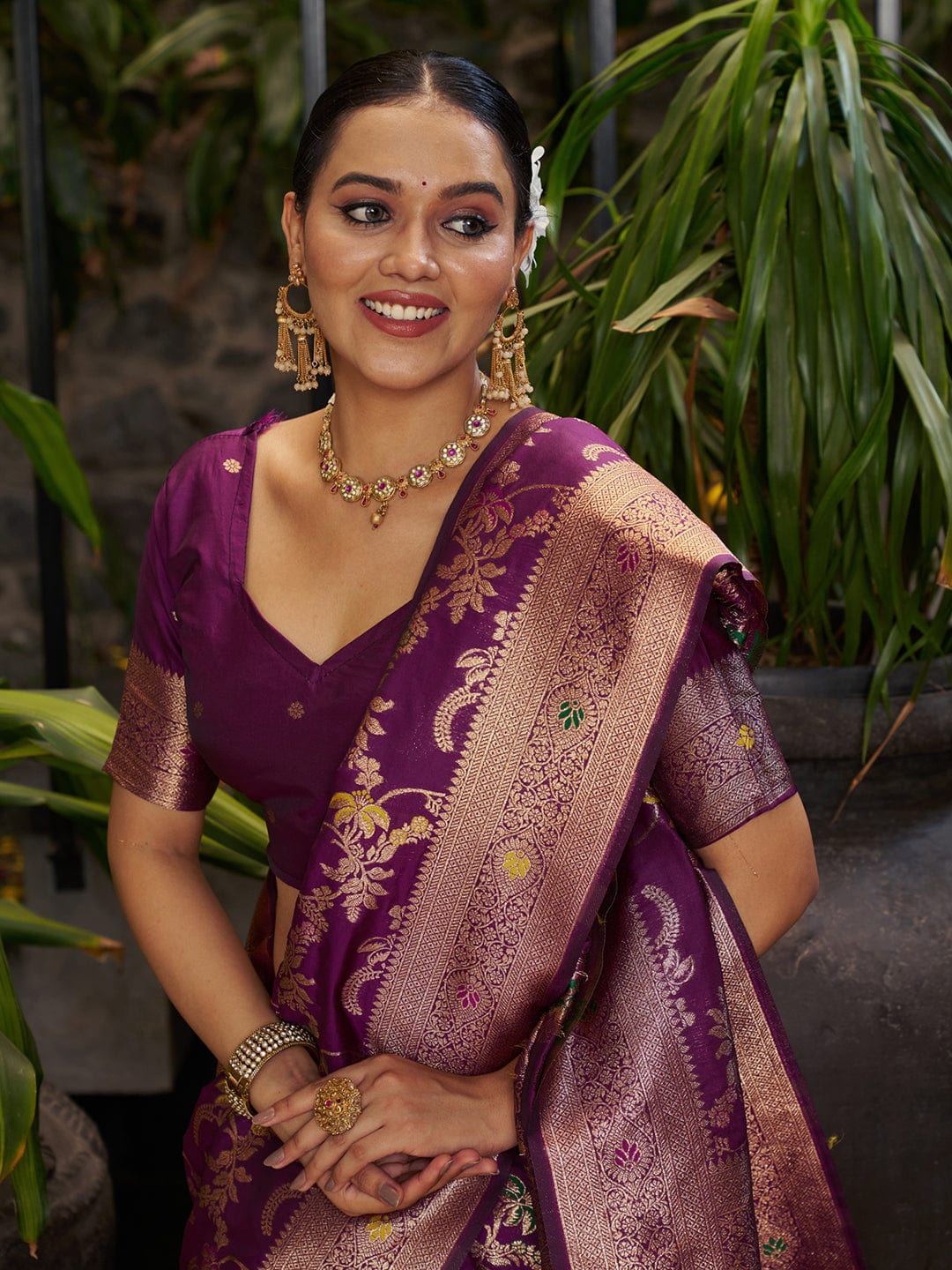 Varanga Women Woven Design Zari Silk Blend Banarasi Saree