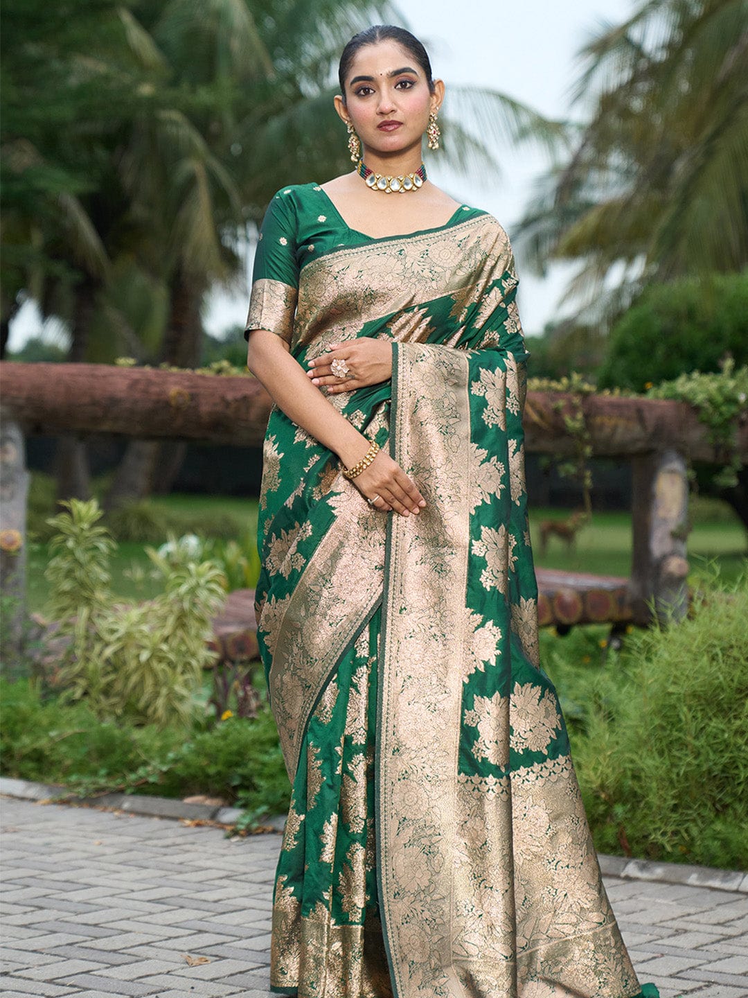Varanga Women Kanjivaram Saree With Blouse Piece