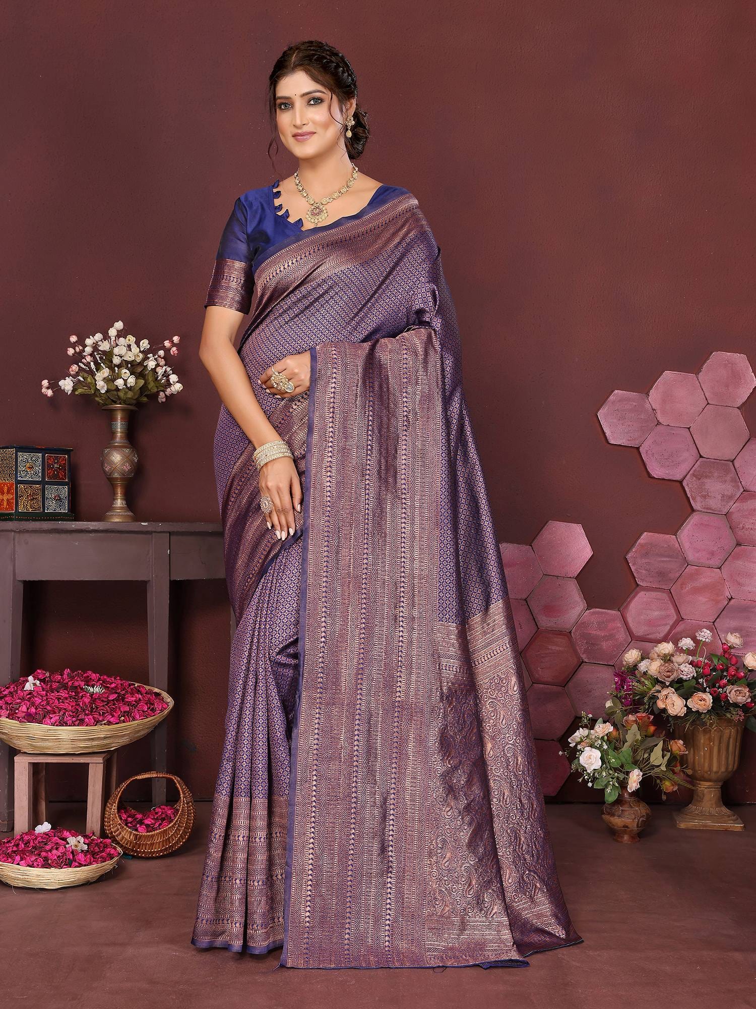 Varanga Women Banarasi Saree With Blouse Piece