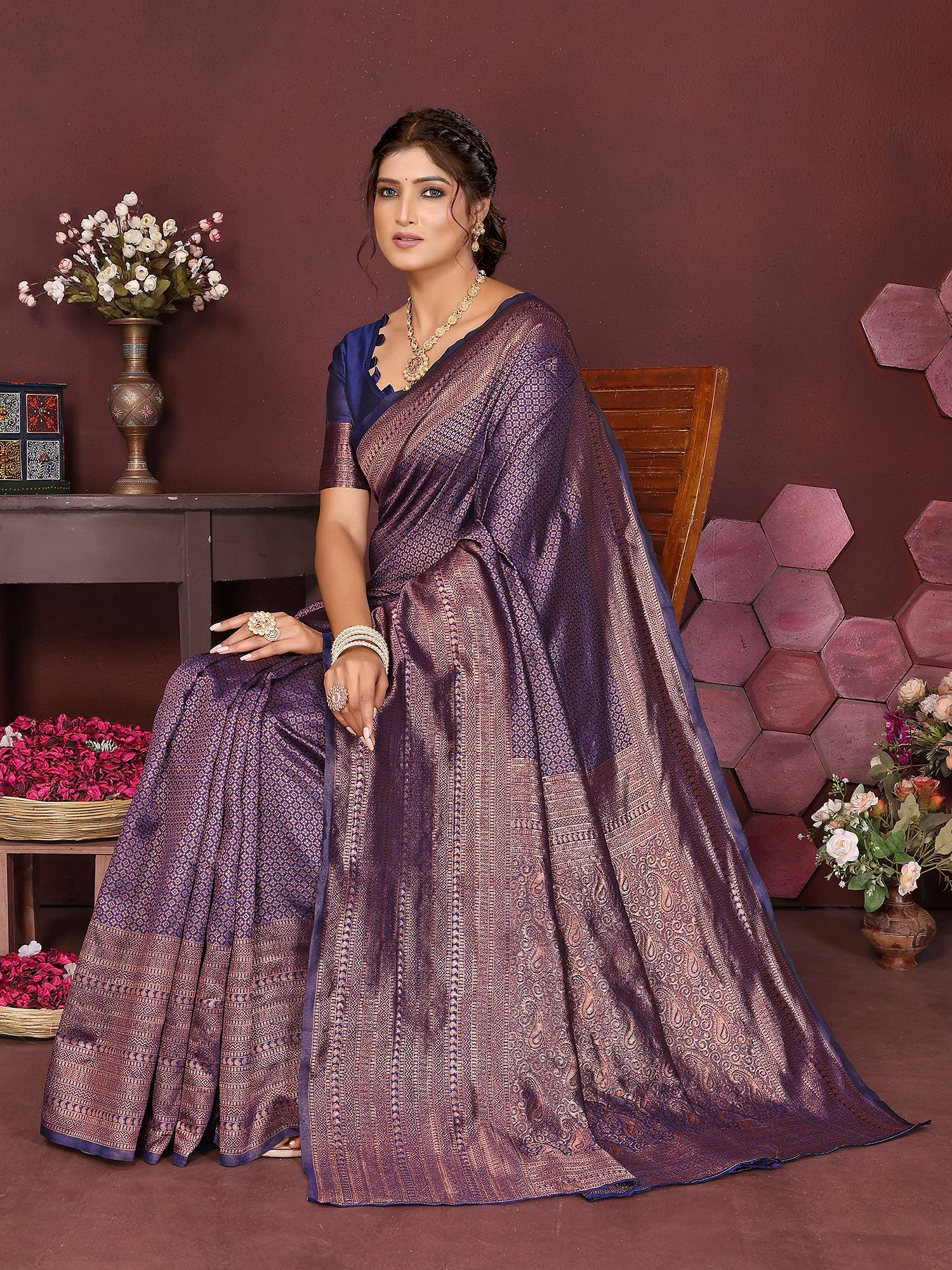 Varanga Women Banarasi Saree With Blouse Piece