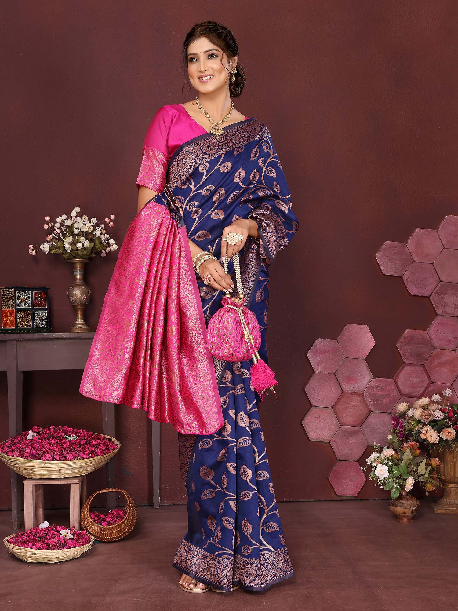 Varanga Women Banarasi Saree With Blouse Piece