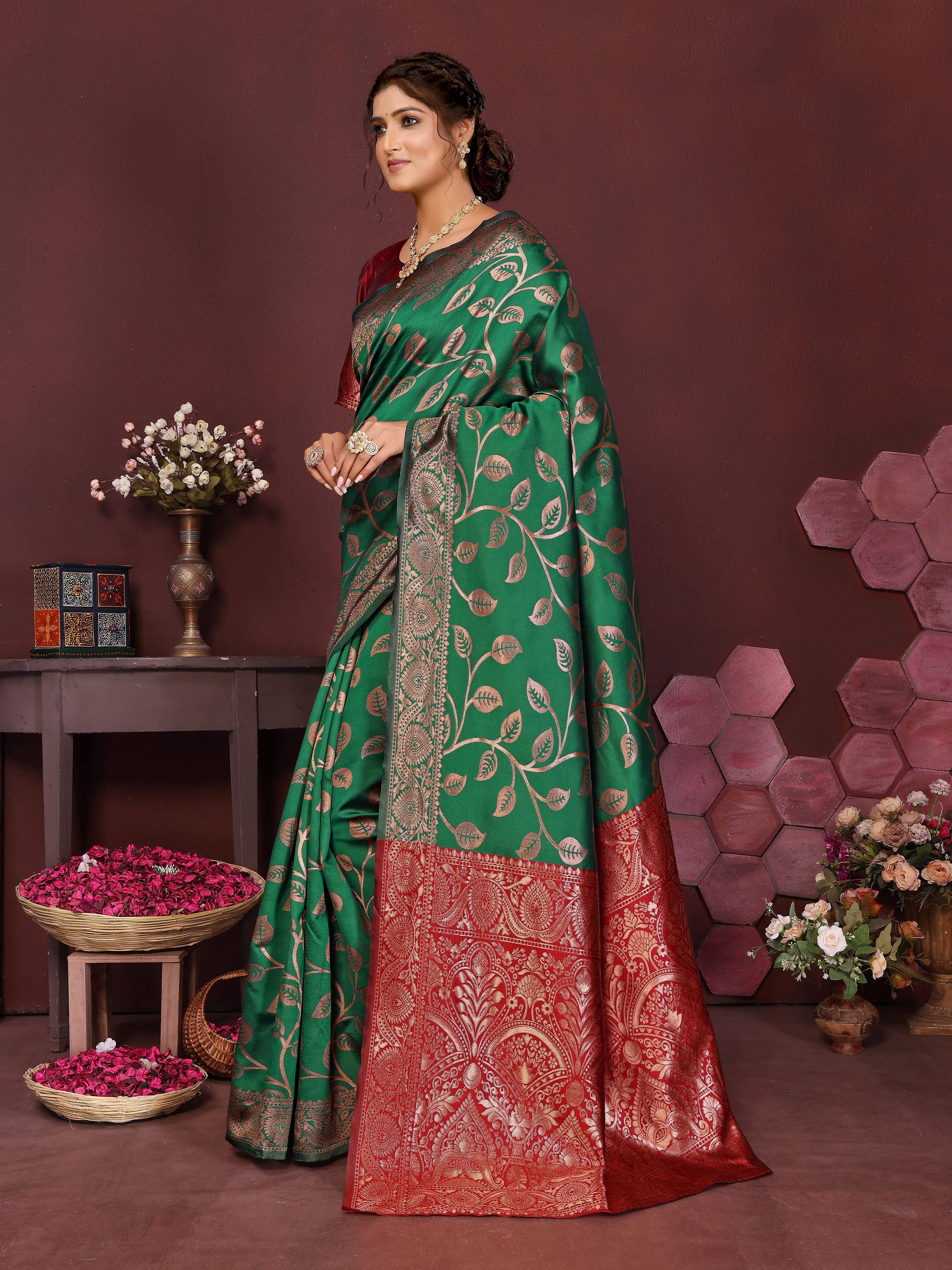 Varanga Women Banarasi Saree With Blouse Piece