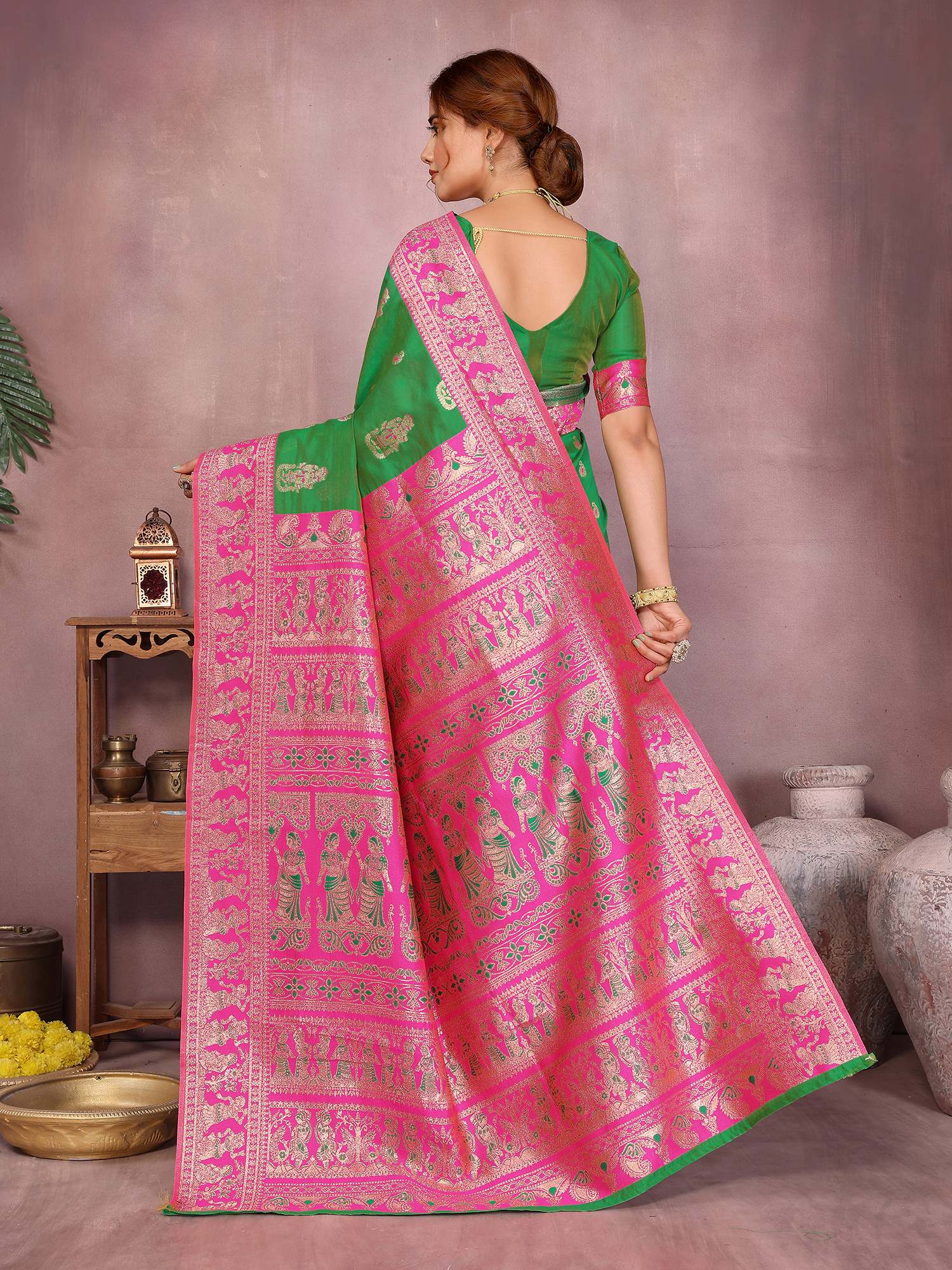Varanga Women Banarasi Saree With Blouse Piece