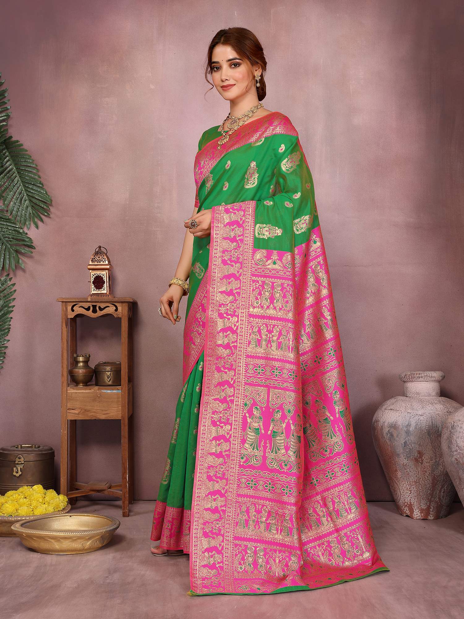 Varanga Women Banarasi Saree With Blouse Piece