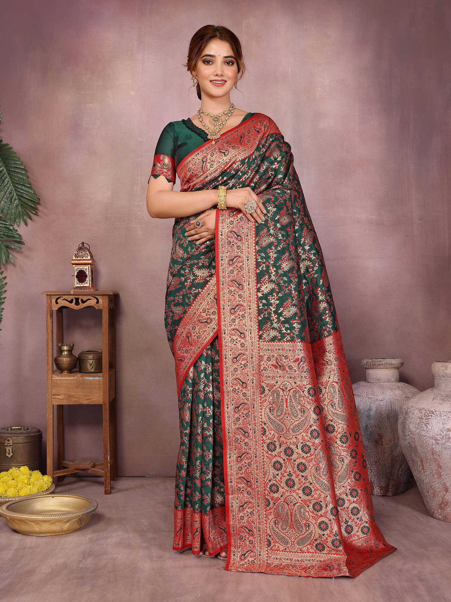 Varanga Women Banarasi Saree With Blouse Piece