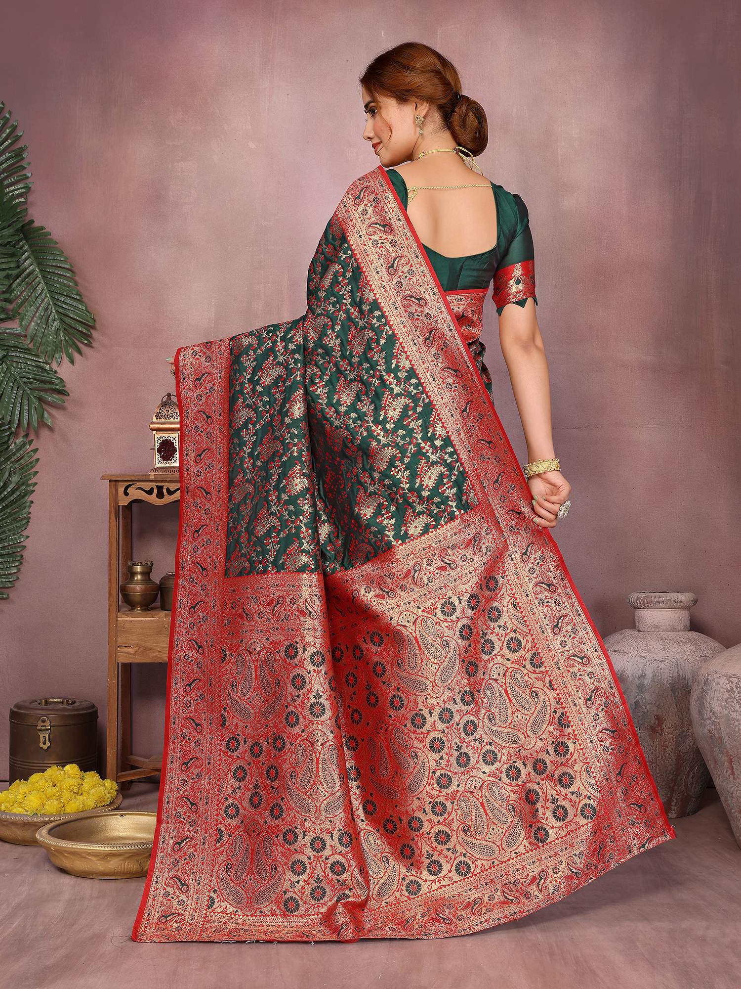 Varanga Women Banarasi Saree With Blouse Piece