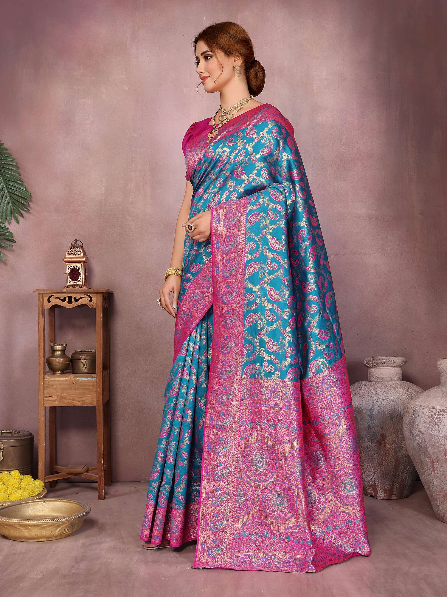 Varanga Women Banarasi Saree With Blouse Piece