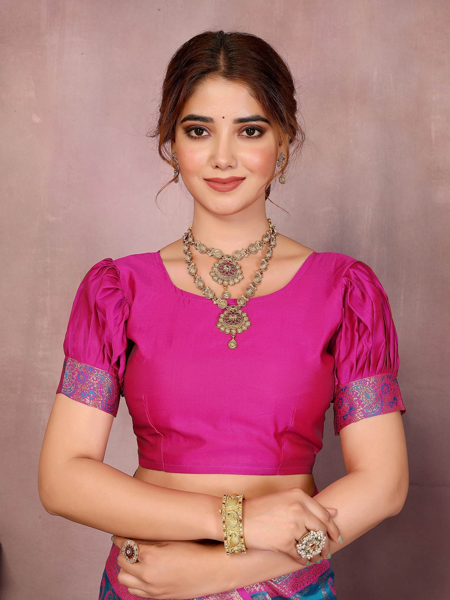 Varanga Women Banarasi Saree With Blouse Piece