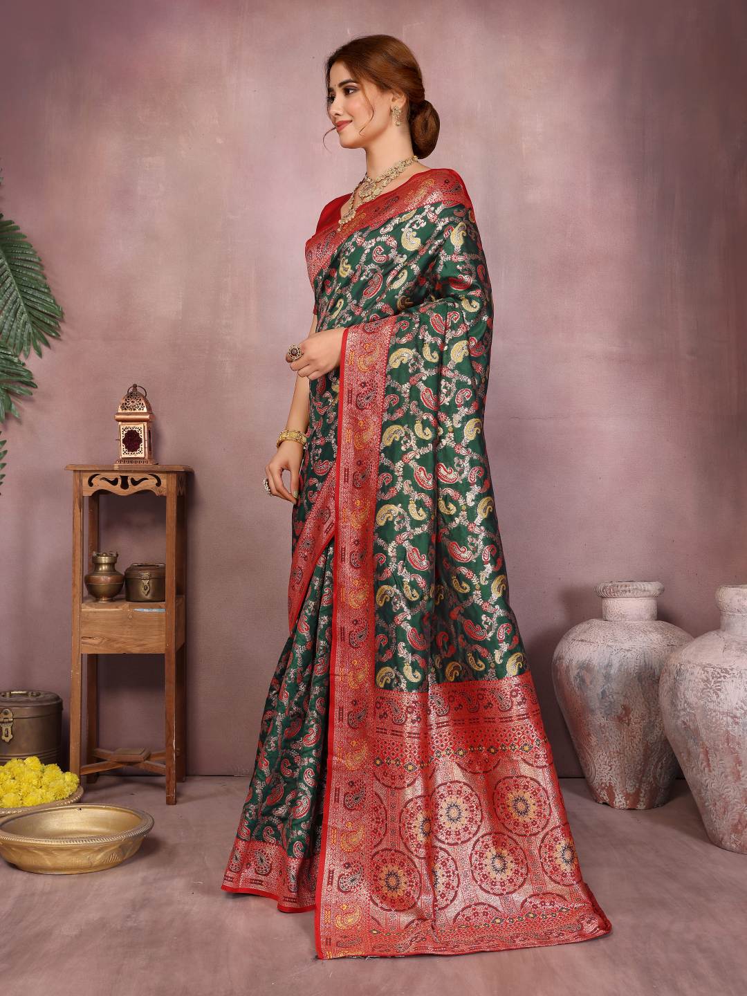 Varanga Women Banarasi Saree With Blouse Piece