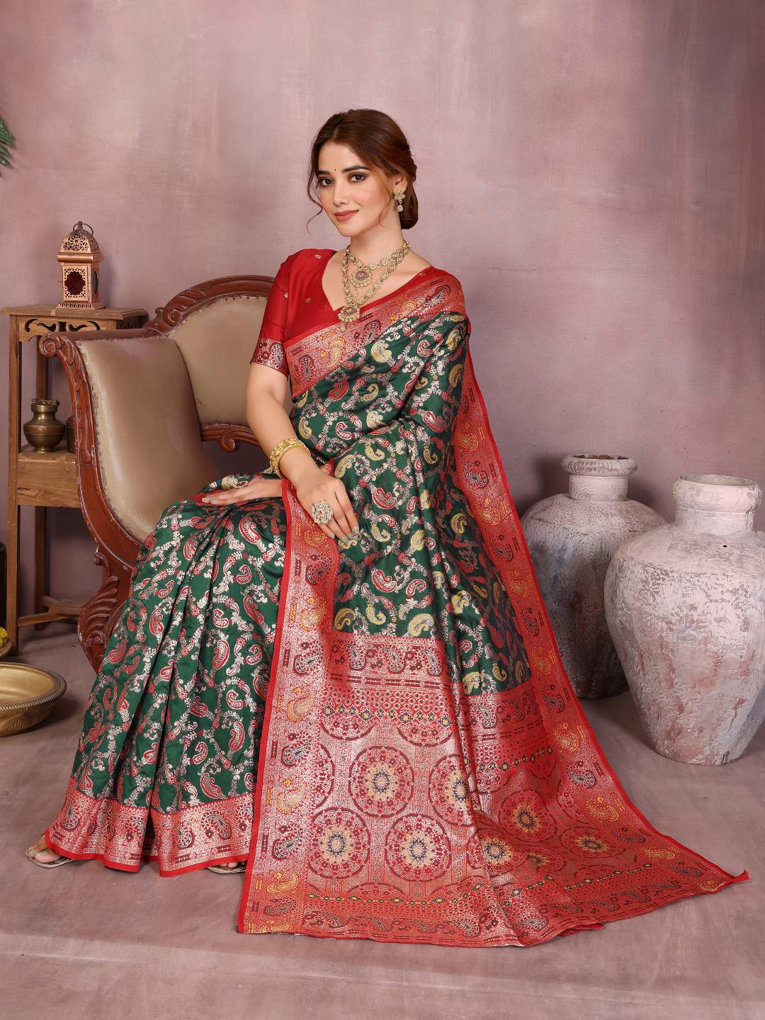 Varanga Women Banarasi Saree With Blouse Piece