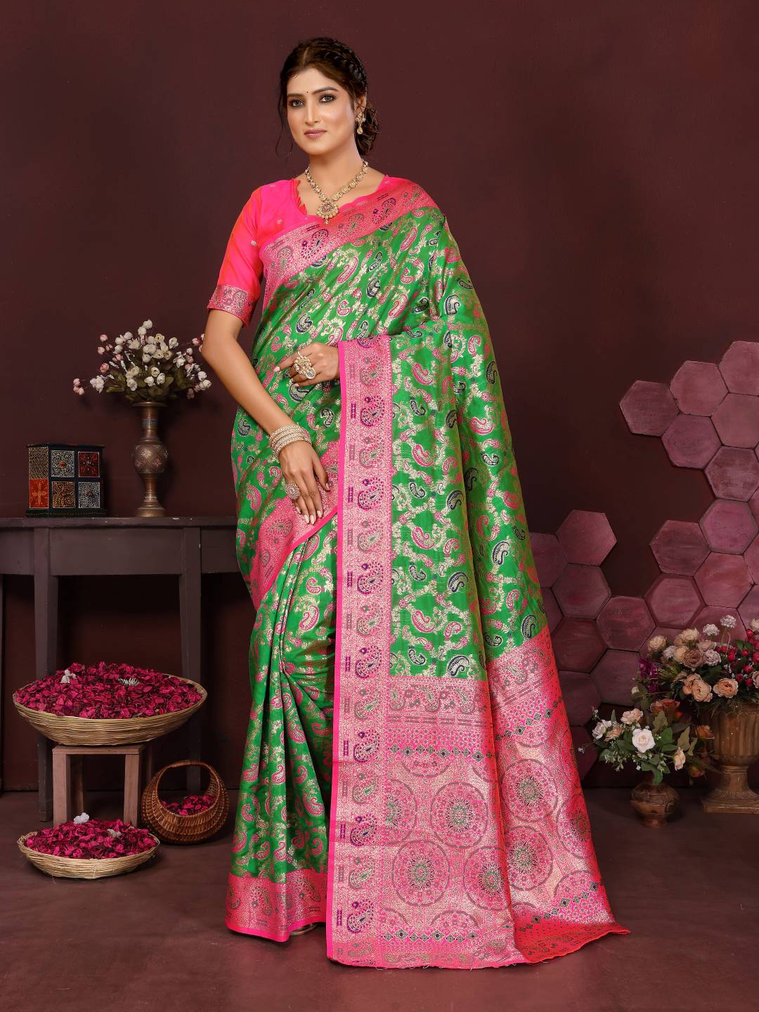 Varanga Women Banarasi Saree With Blouse Piece
