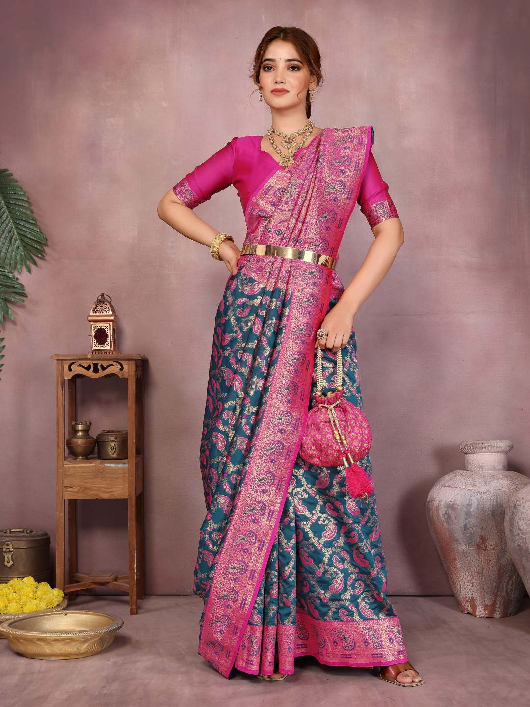 Varanga Women Banarasi Saree With Blouse Piece