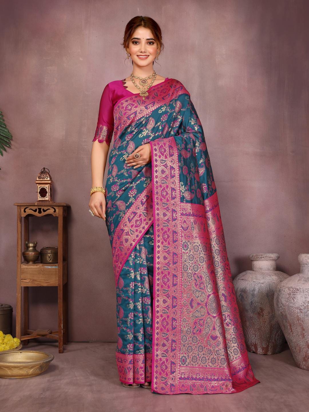 Varanga Women Banarasi Saree With Blouse Piece