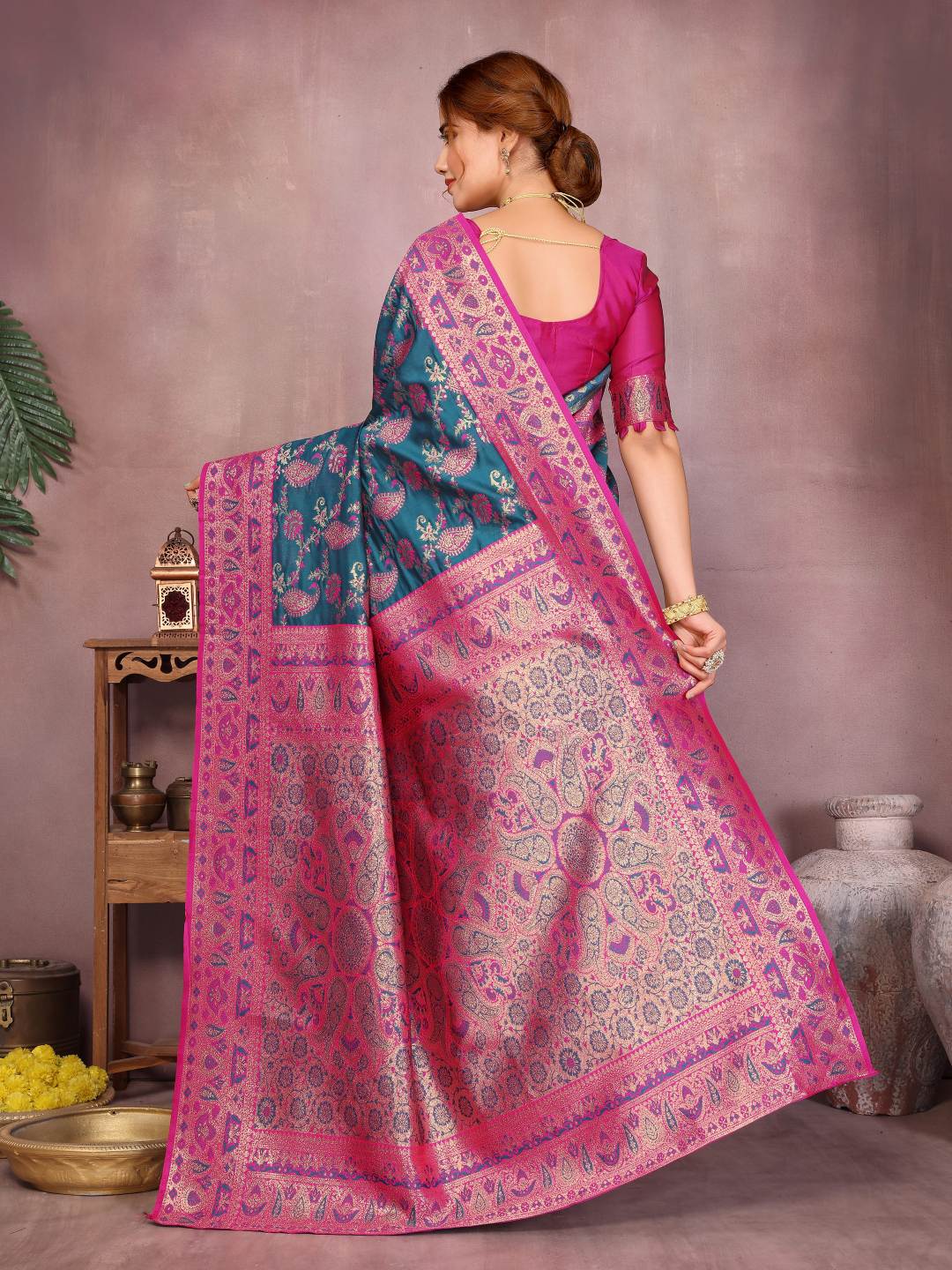 Varanga Women Banarasi Saree With Blouse Piece