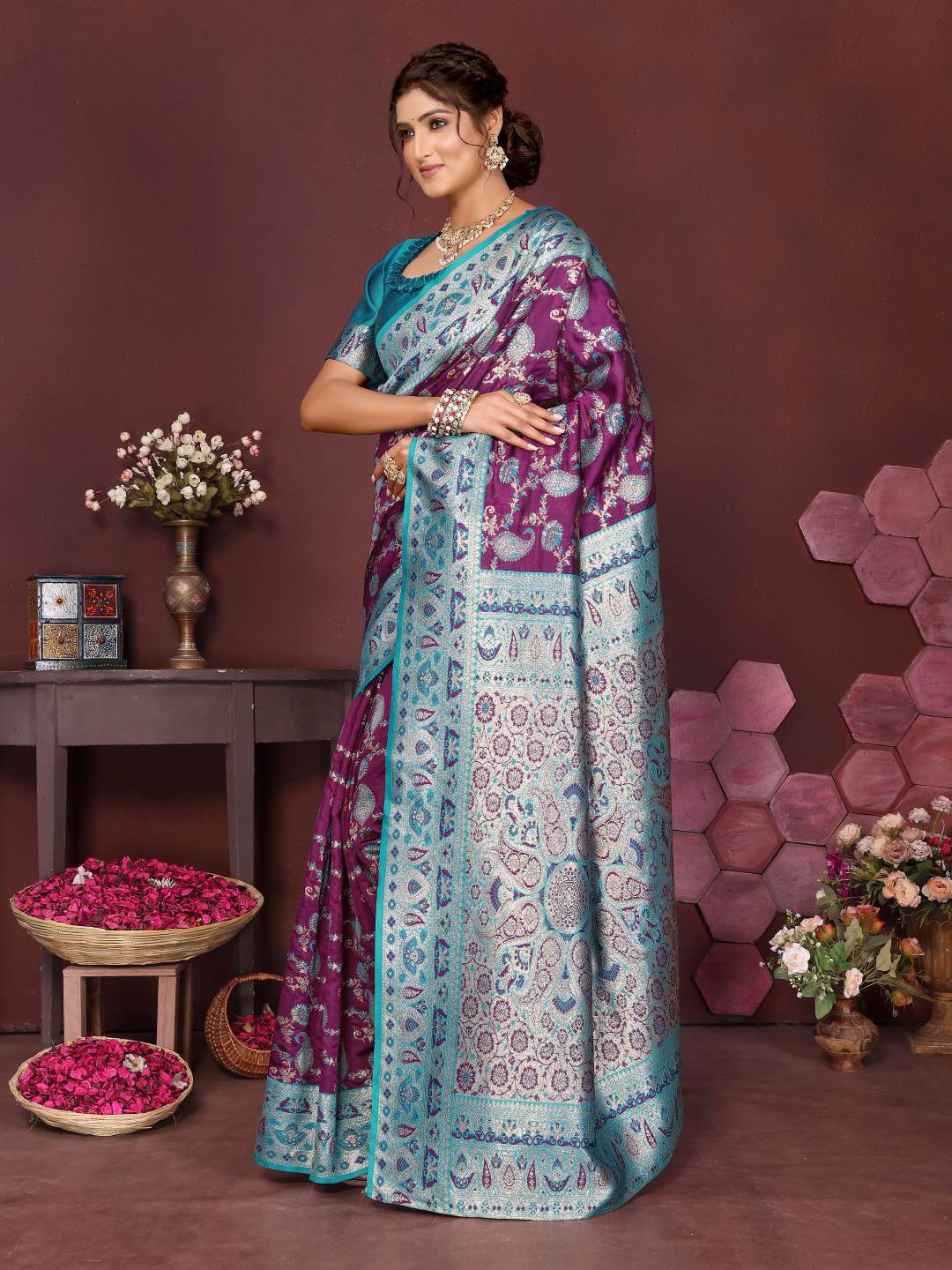 Varanga Women Banarasi Saree With Blouse Piece