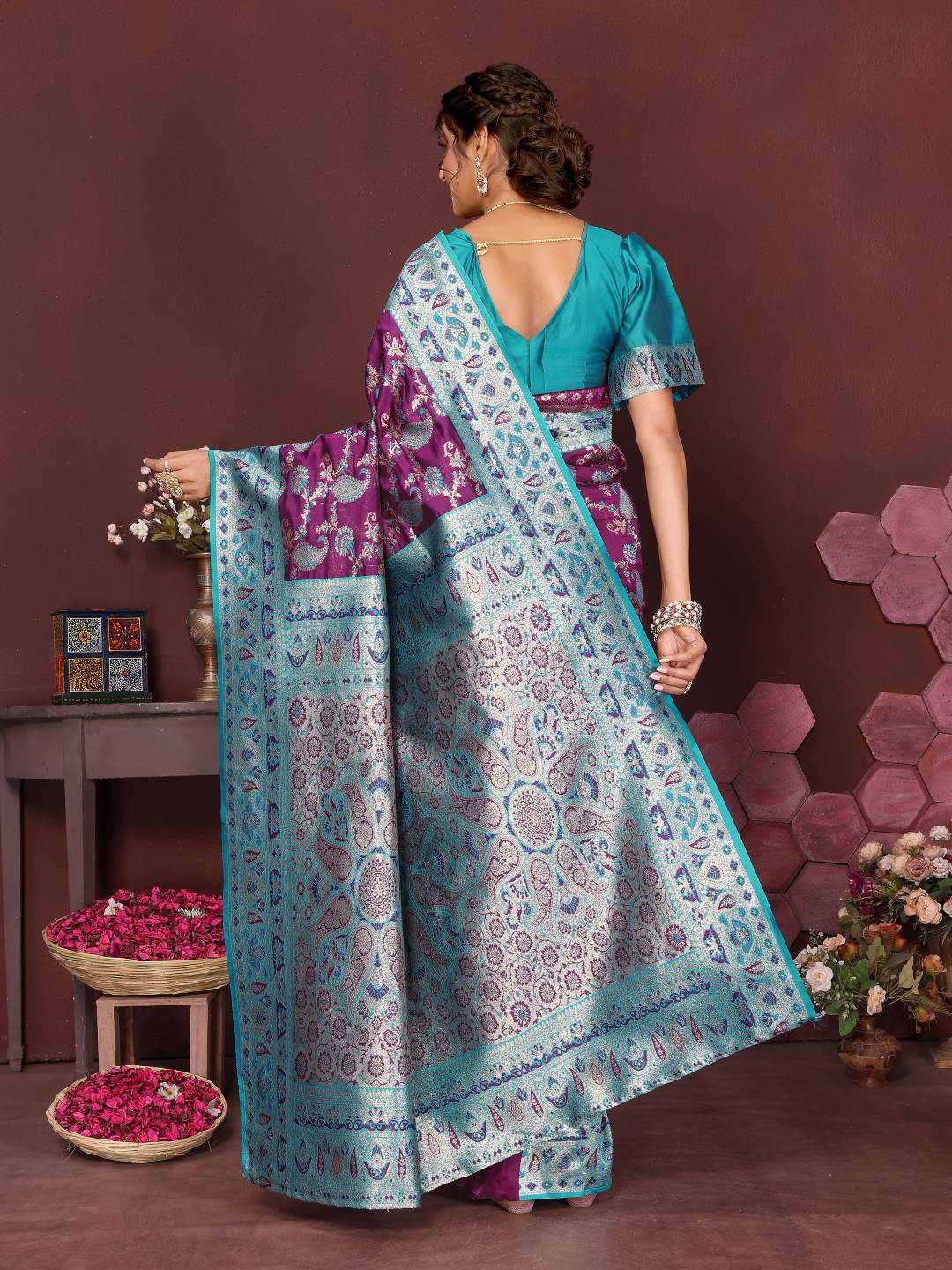 Varanga Women Banarasi Saree With Blouse Piece