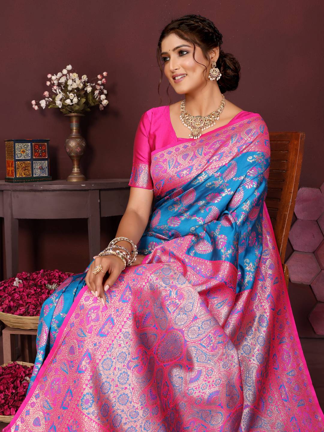 Varanga Women Banarasi Saree With Blouse Piece
