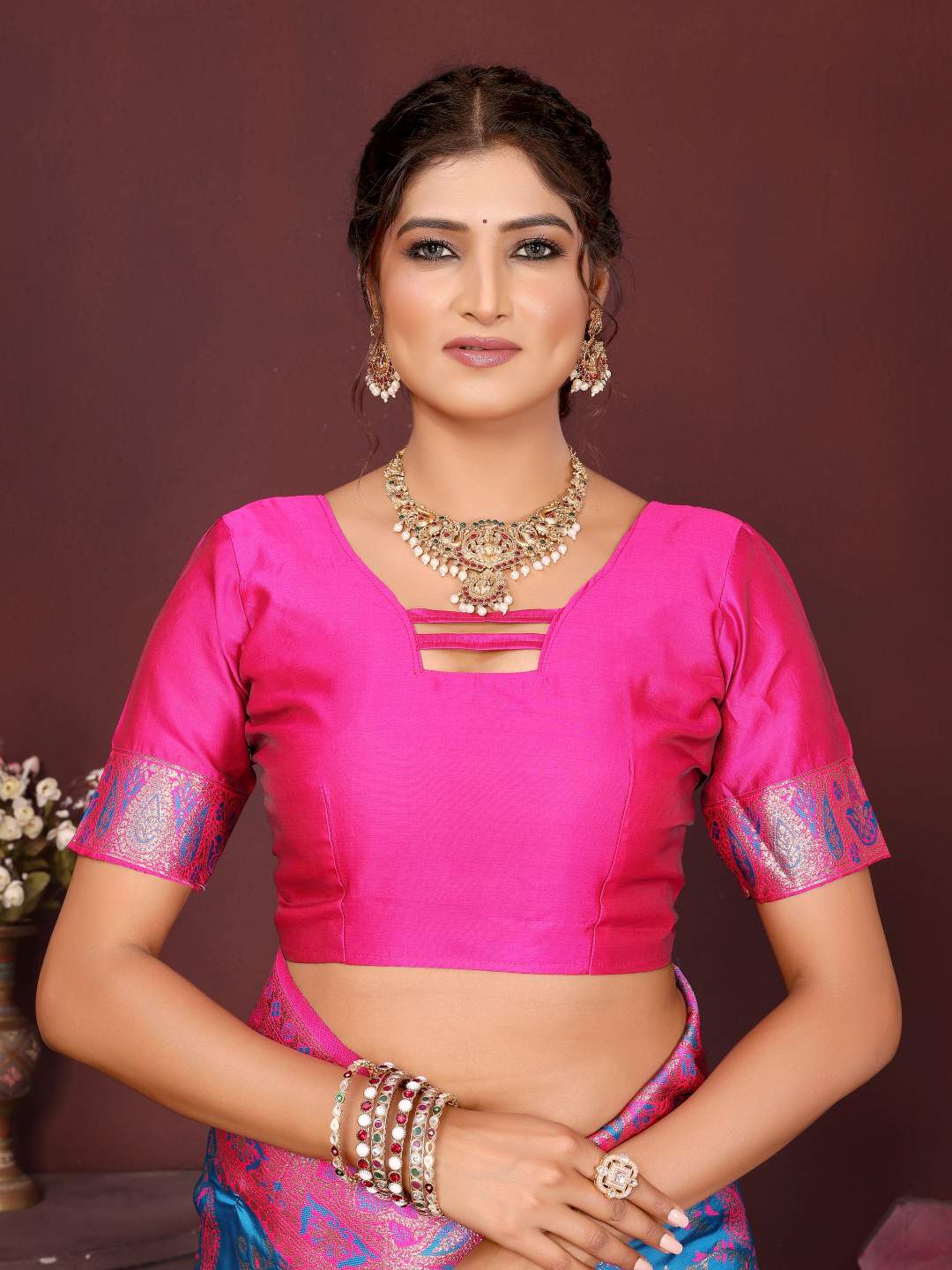 Varanga Women Banarasi Saree With Blouse Piece