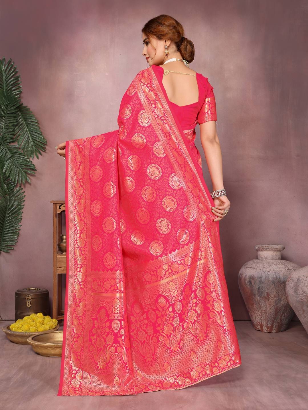 Varanga Women Banarasi Saree With Blouse Piece