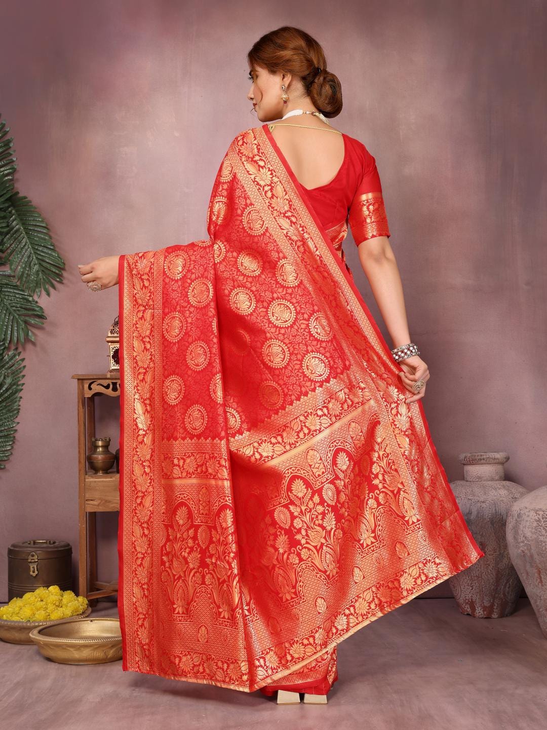 Varanga Women Banarasi Saree With Blouse Piece