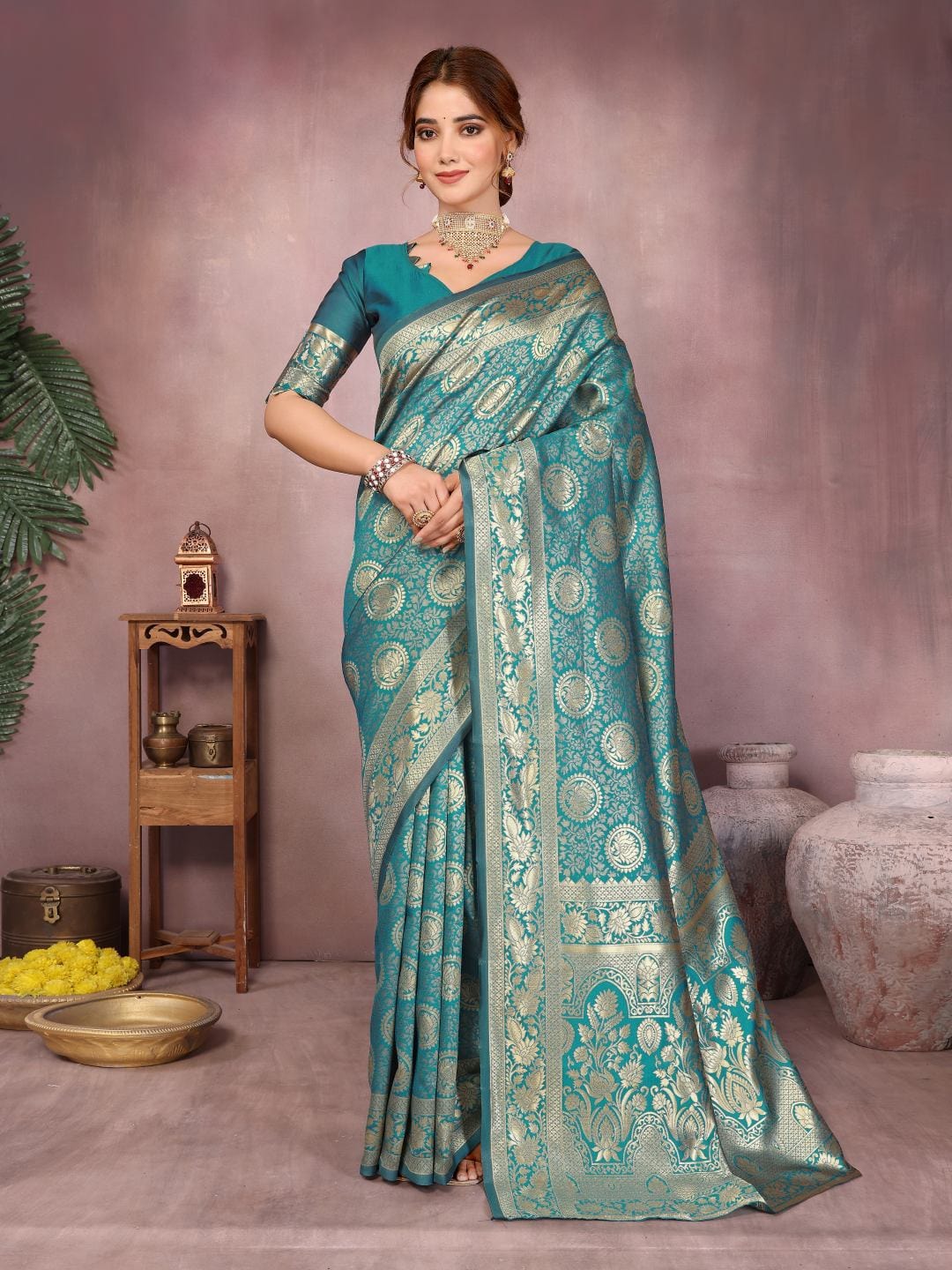 Varanga Women Banarasi Saree With Blouse Piece