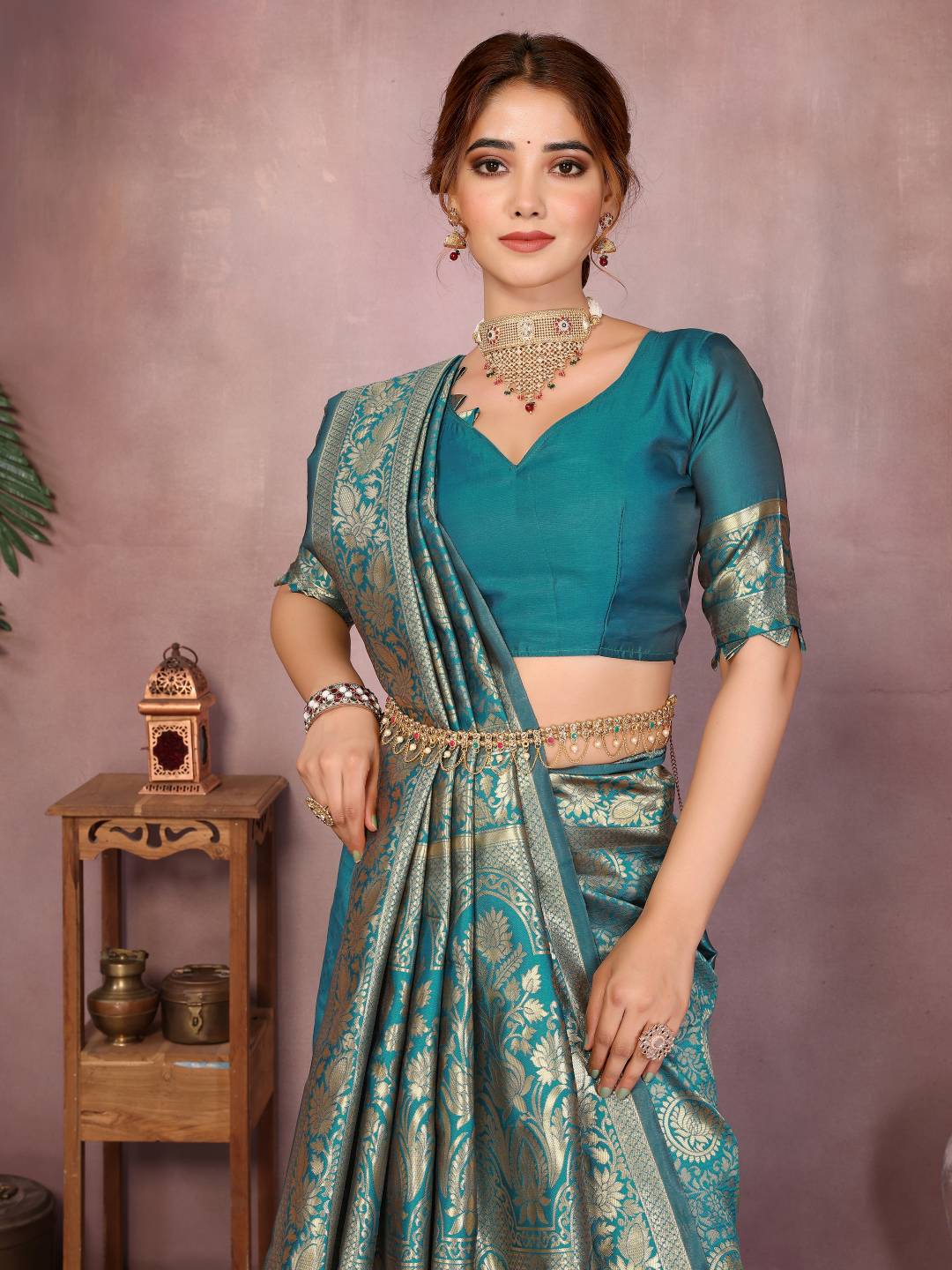 Varanga Women Banarasi Saree With Blouse Piece