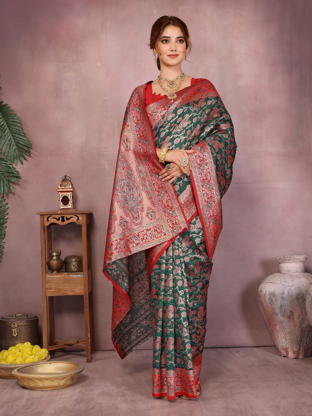 Varanga Women Banarasi Saree With Blouse Piece