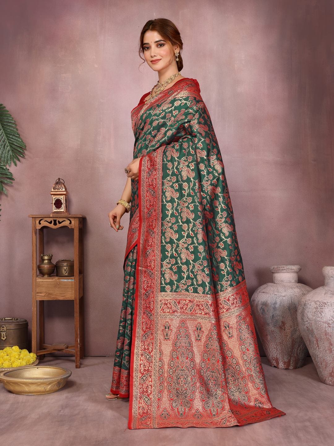 Varanga Women Banarasi Saree With Blouse Piece