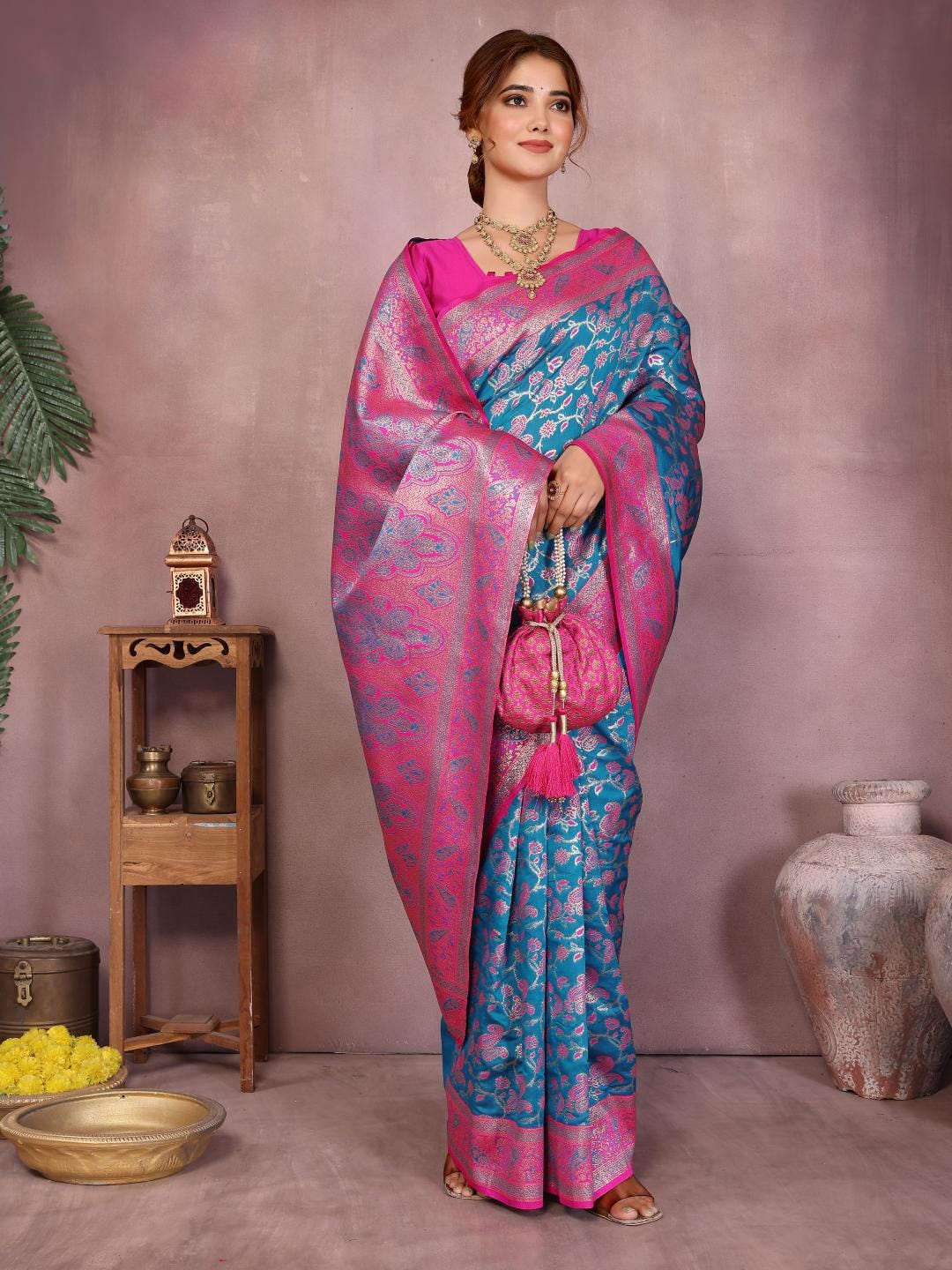 Varanga Women Banarasi Saree With Blouse Piece