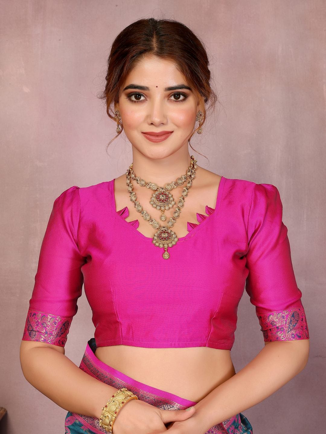 Varanga Women Banarasi Saree With Blouse Piece