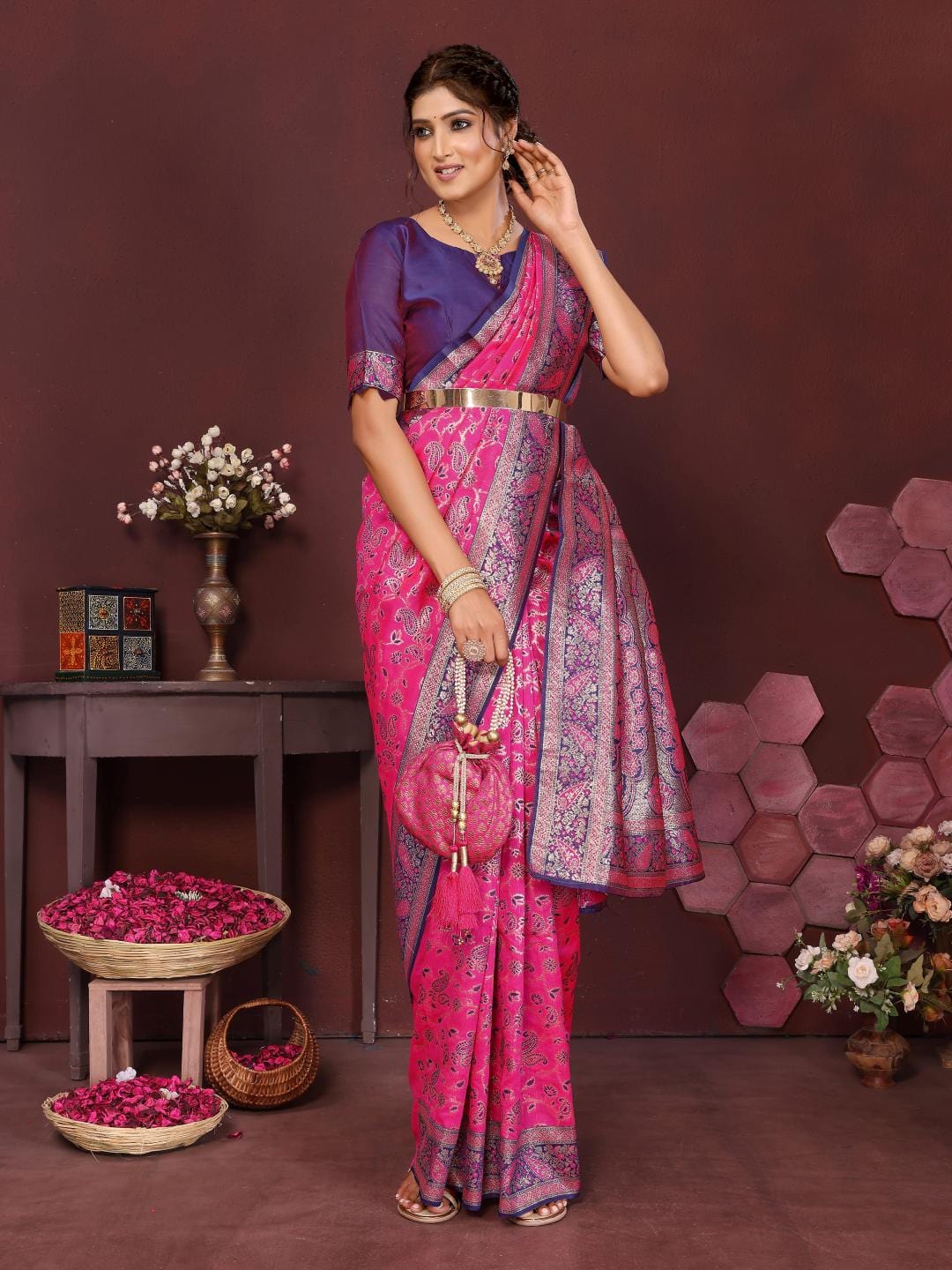 Varanga Women Banarasi Saree With Blouse Piece