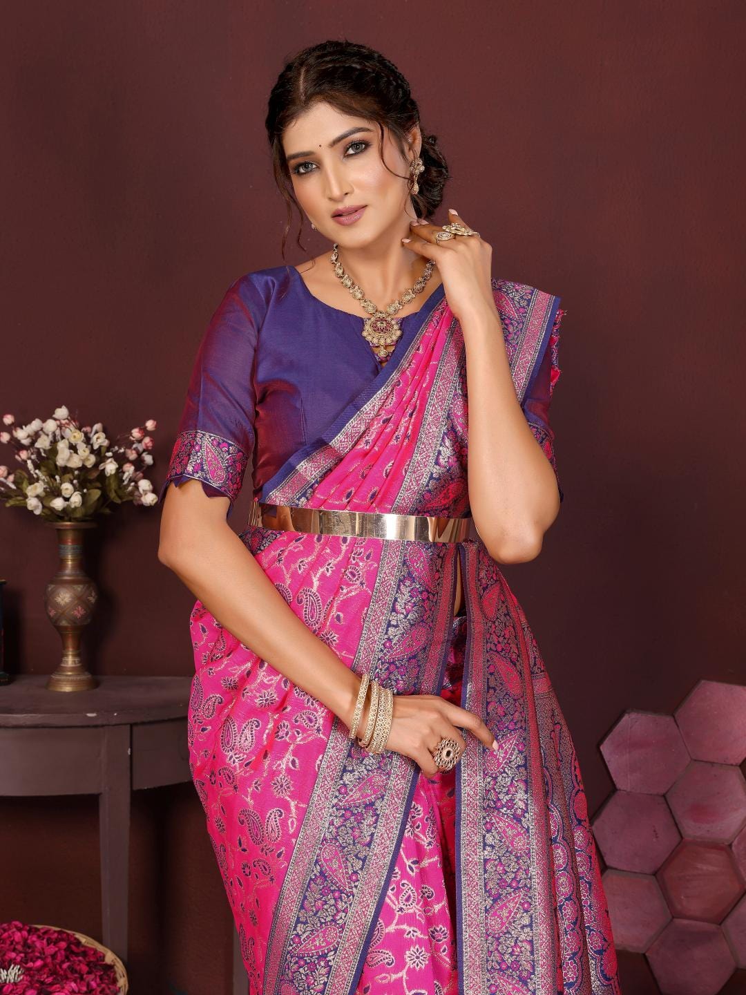 Varanga Women Banarasi Saree With Blouse Piece