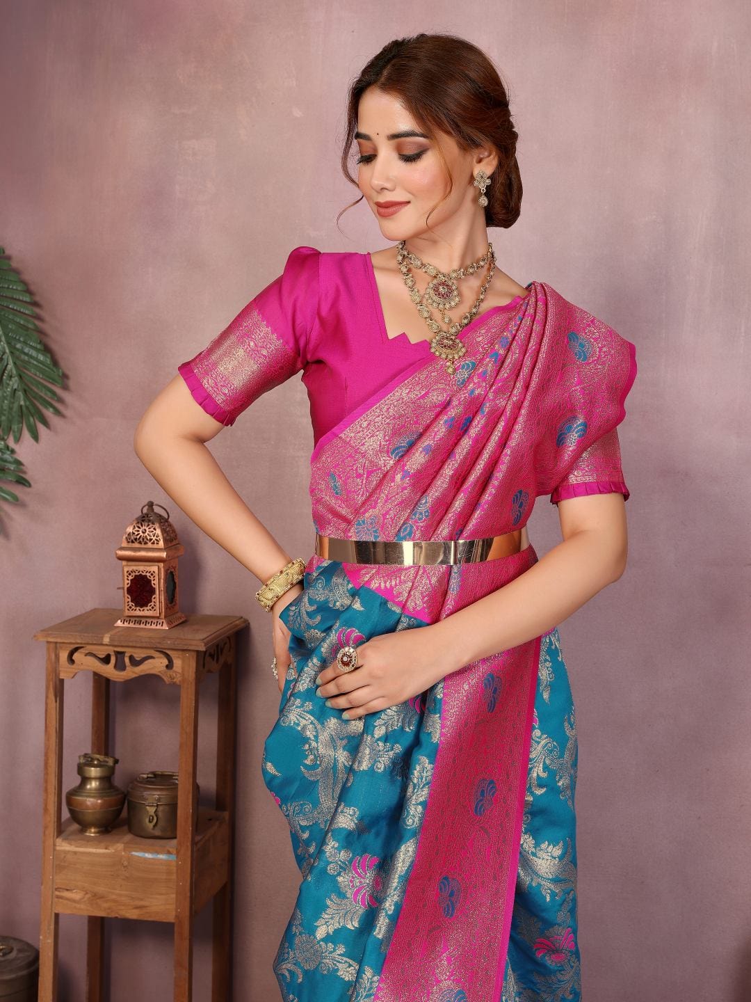 Varanga Women Banarasi Saree With Blouse Piece