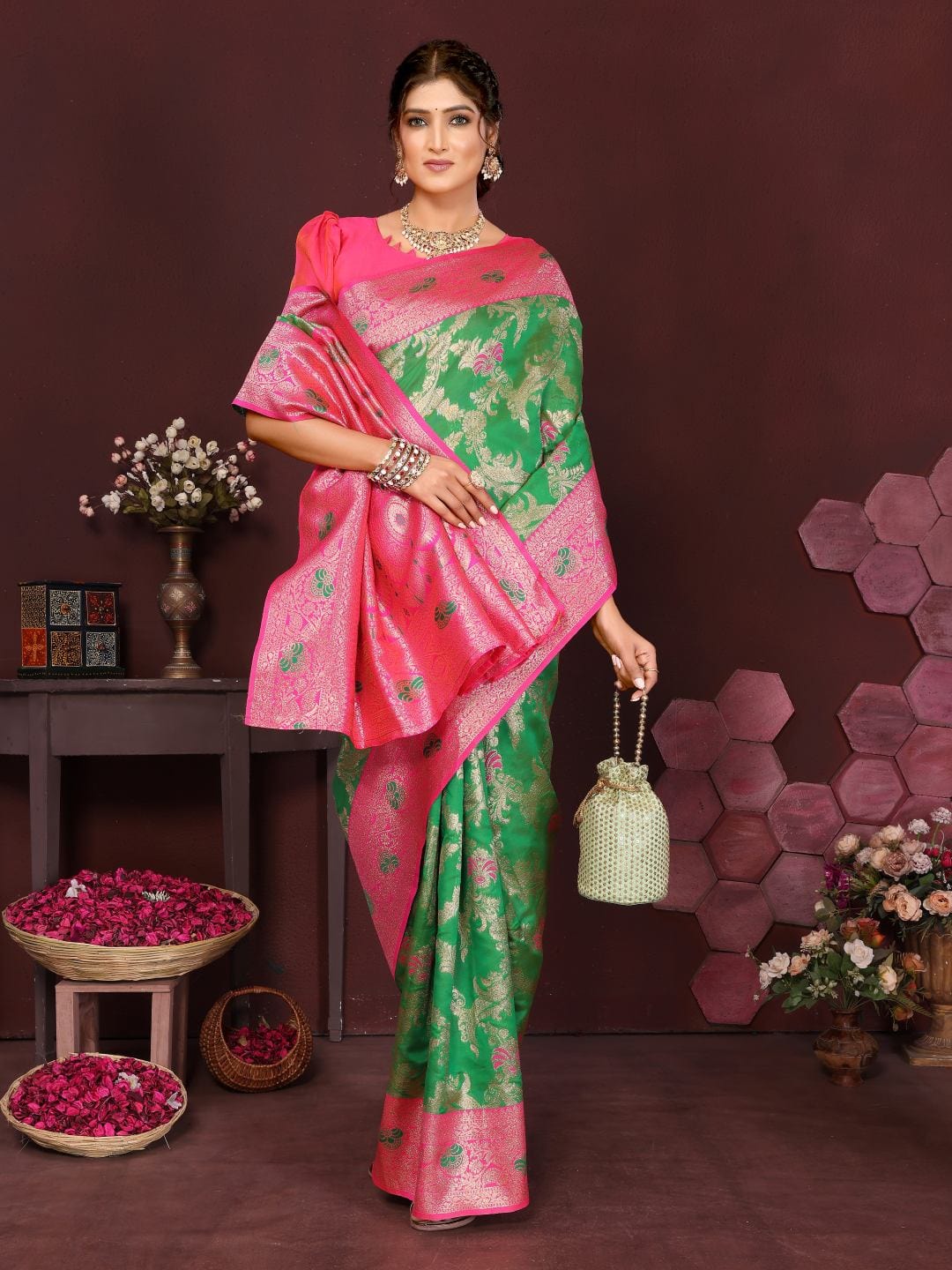 Varanga Women Banarasi Saree With Blouse Piece
