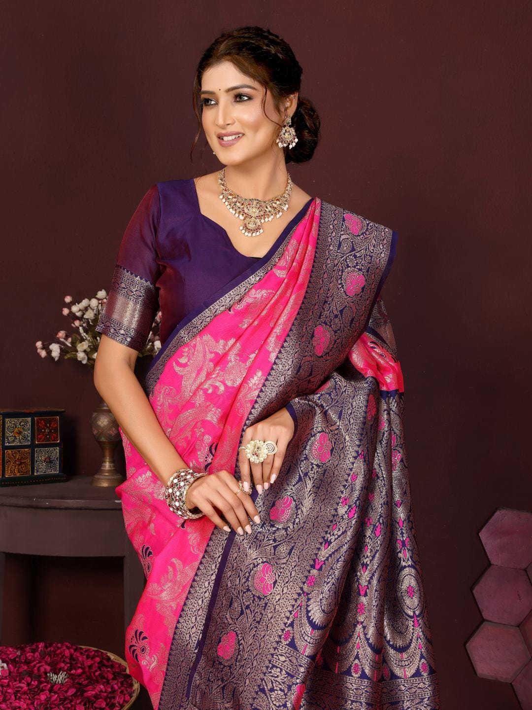 Varanga Women Banarasi Saree With Blouse Piece