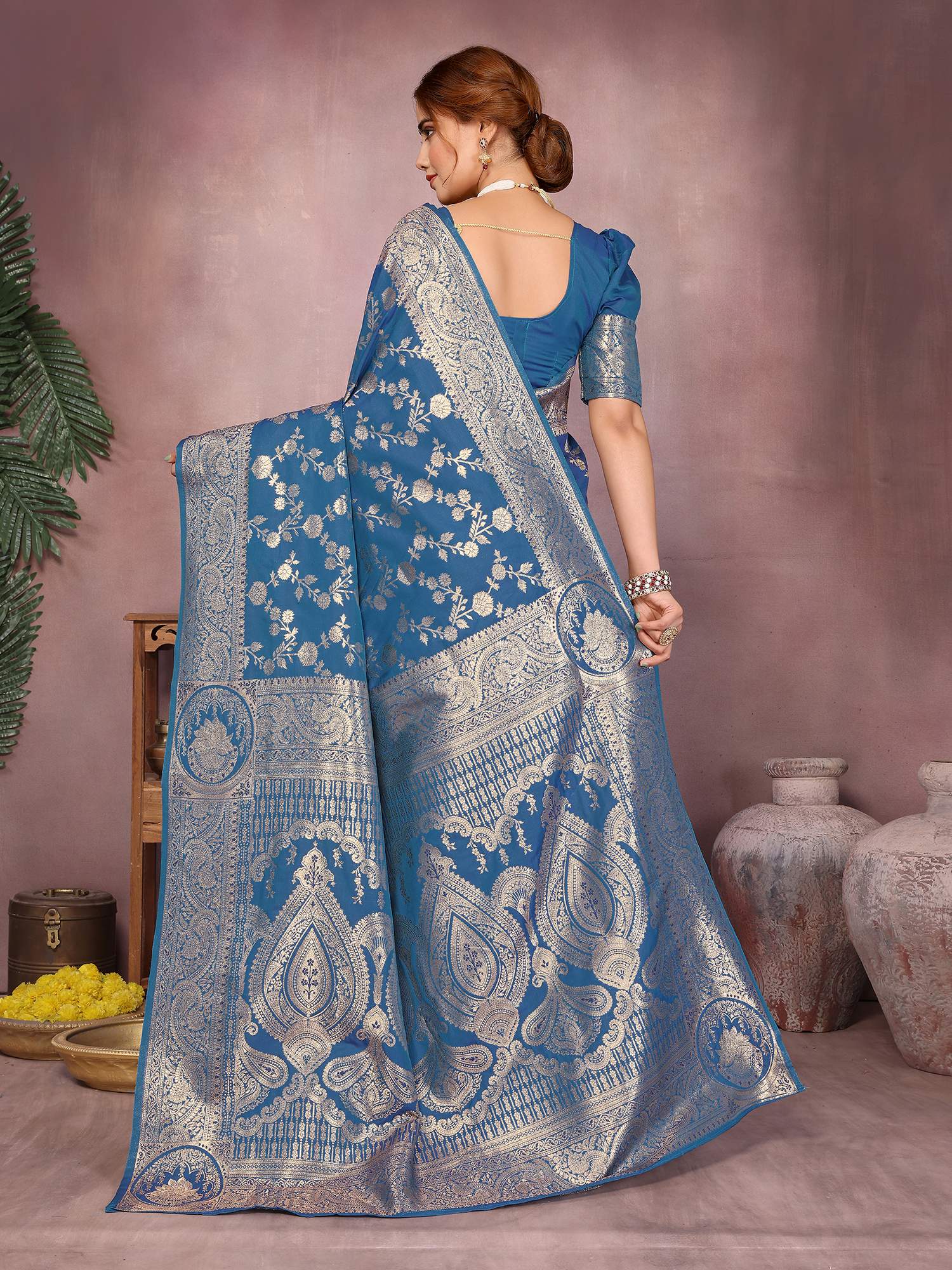 Varanga Women Banarasi Saree With Blouse Piece