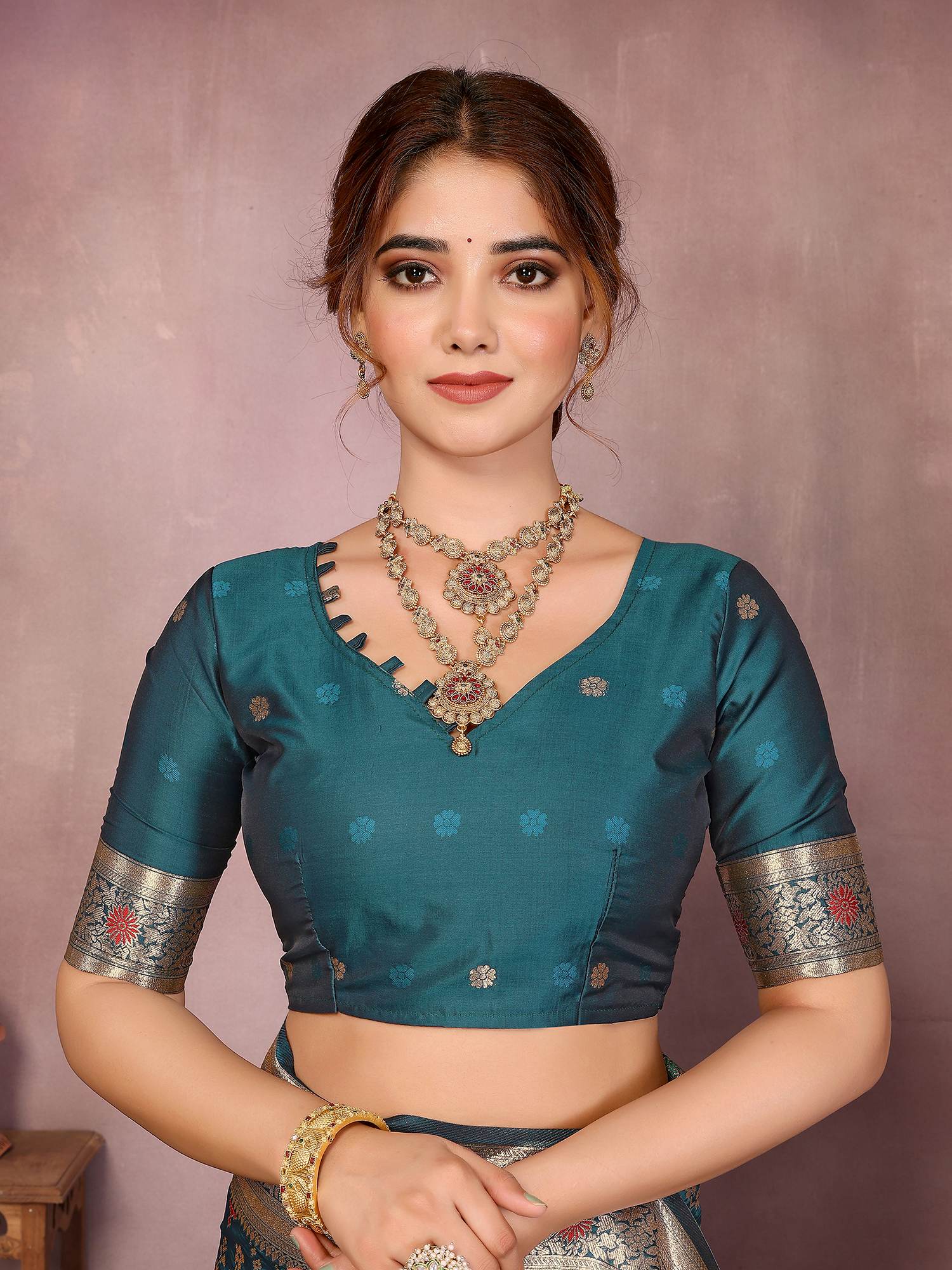 Varanga Women Banarasi Saree With Blouse Piece