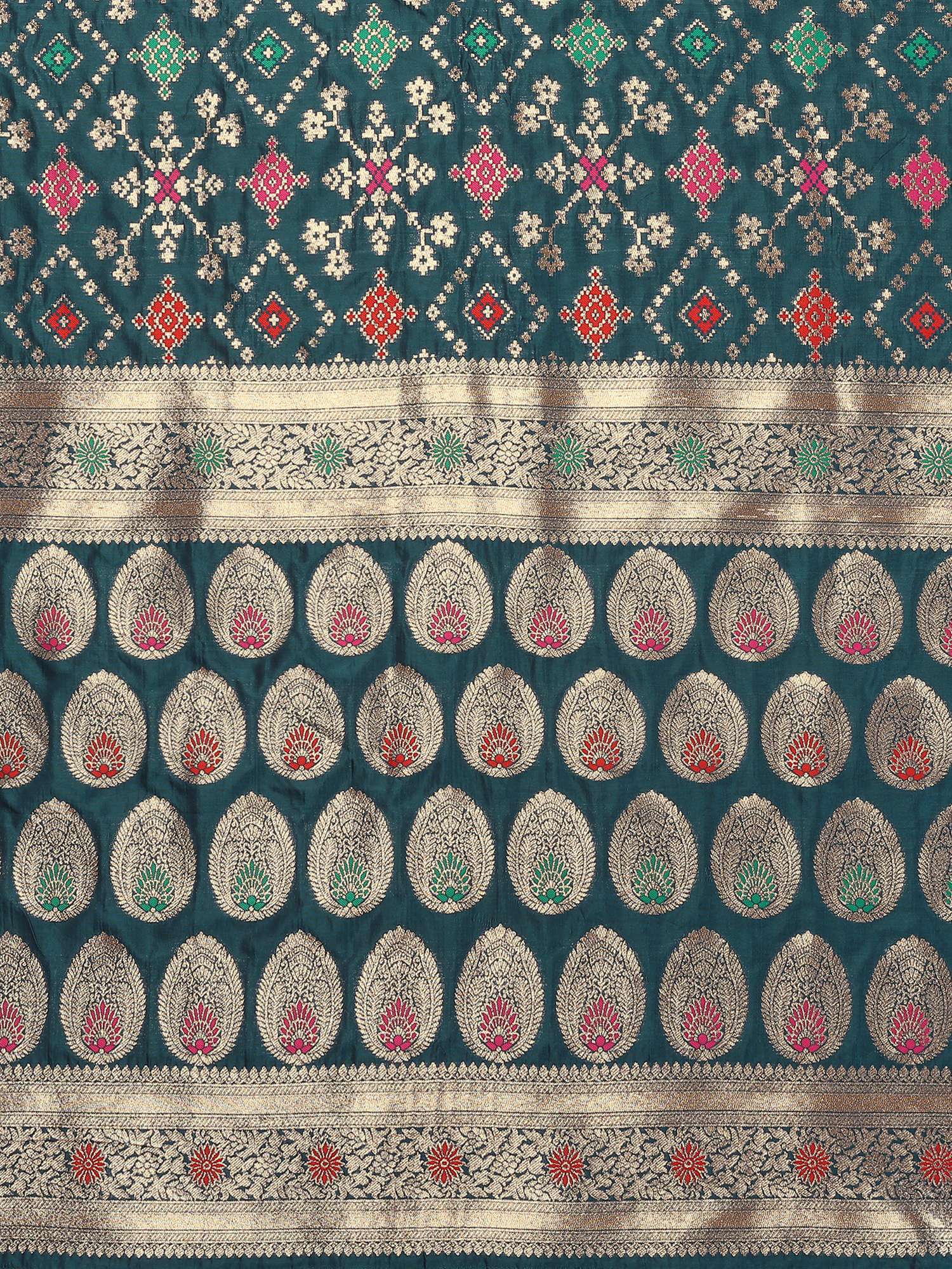 Varanga Women Banarasi Saree With Blouse Piece