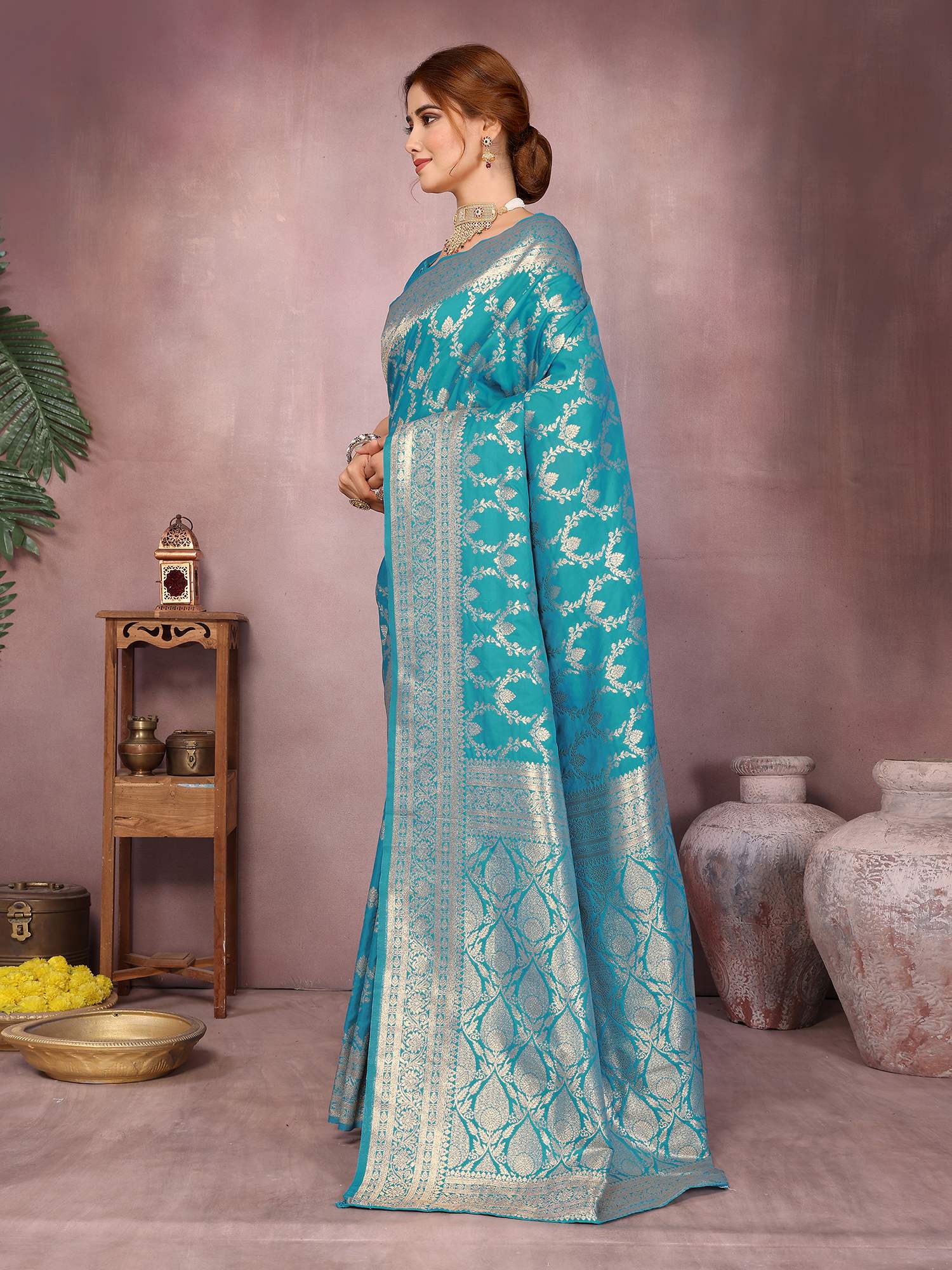 Varanga Women Banarasi Saree With Blouse Piece
