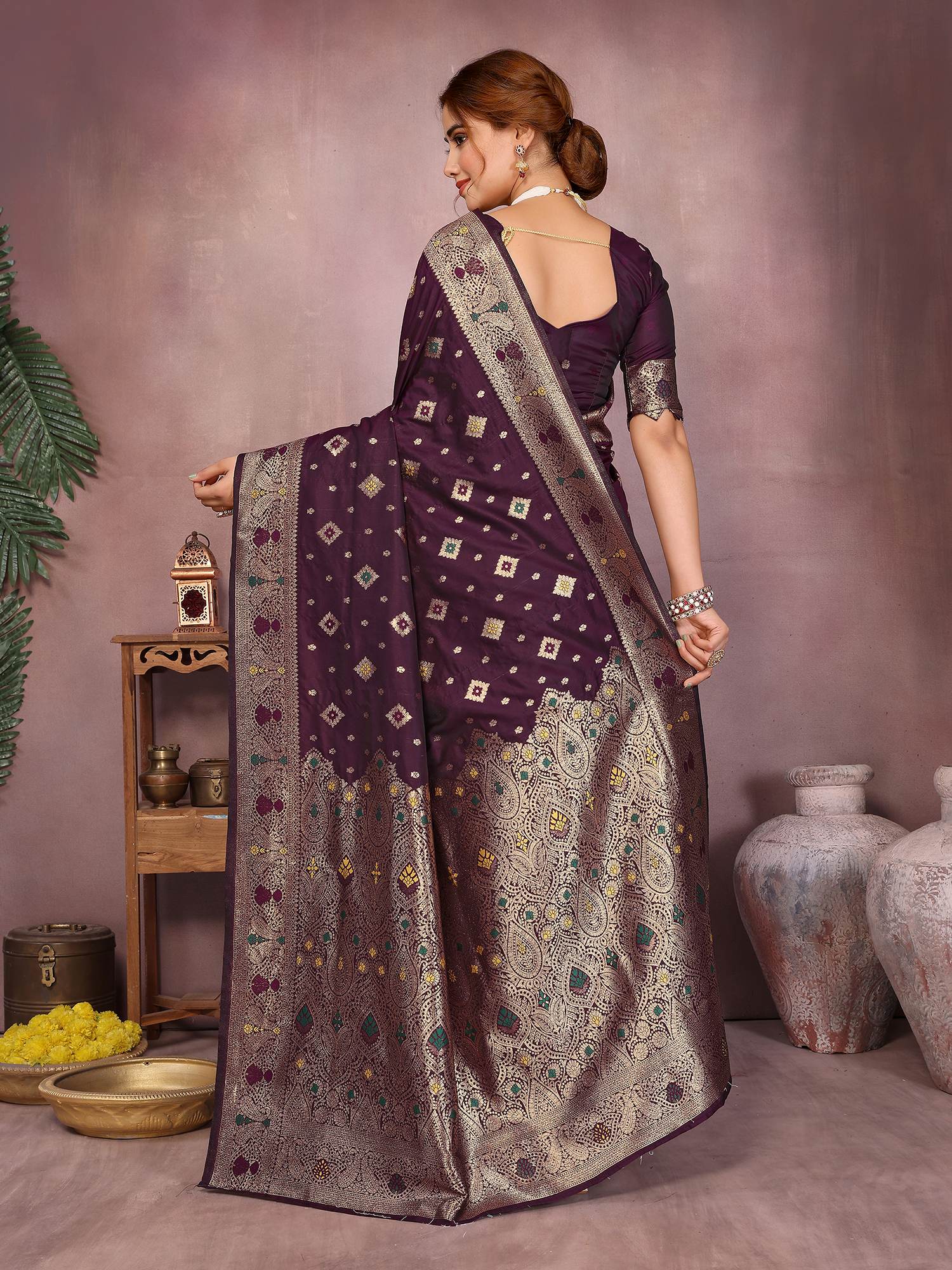 Varanga Women Banarasi Saree With Blouse Piece