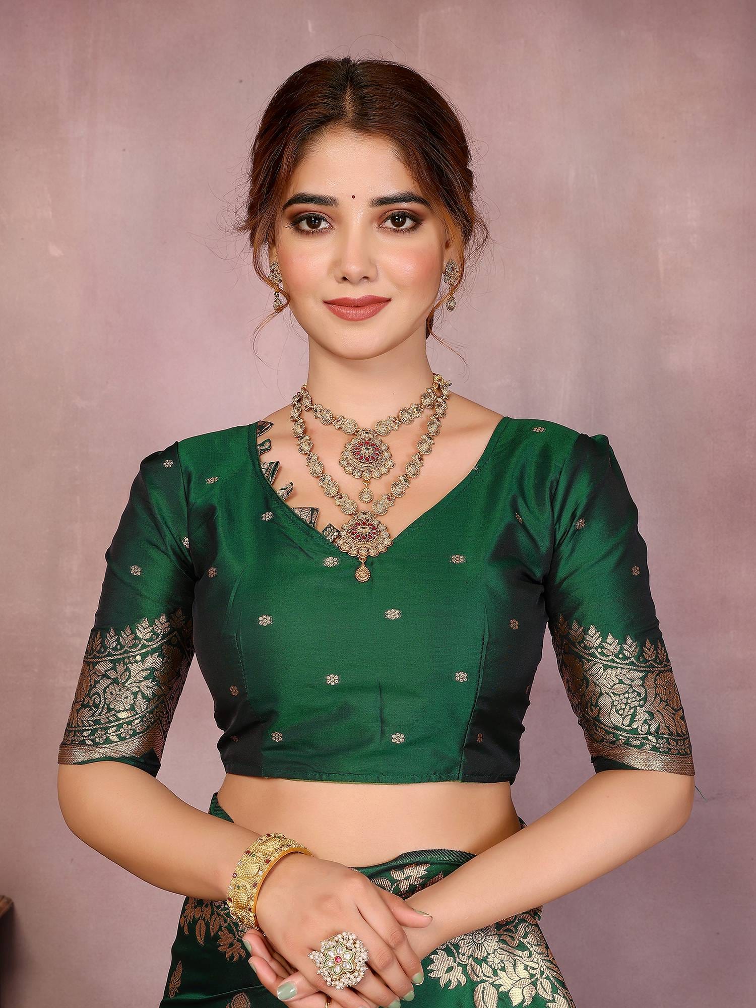 Varanga Women Banarasi Saree With Blouse Piece